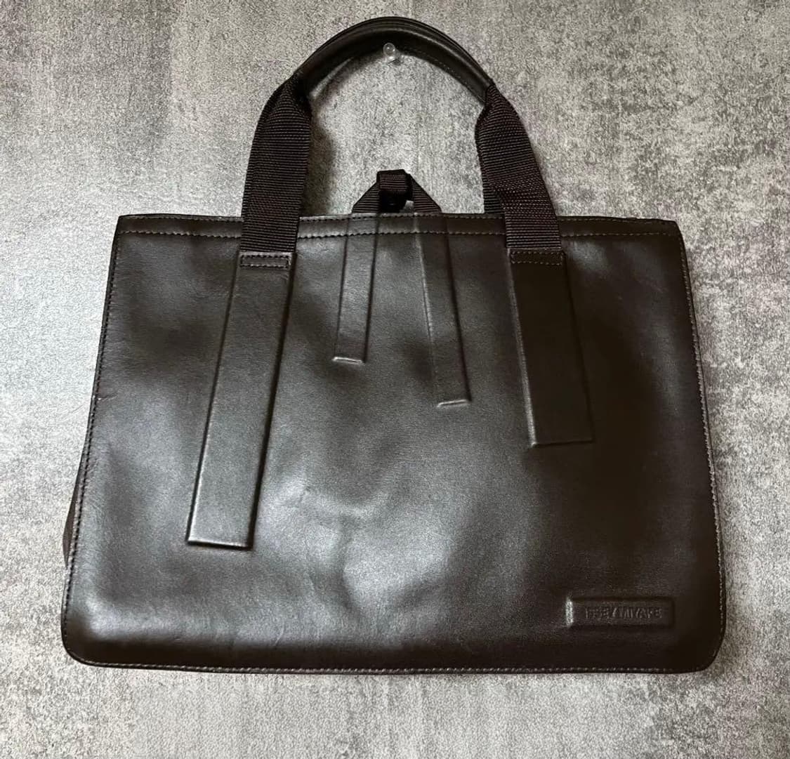 이세이미야케 소가죽 유니섹스 토트백 상품이미지1