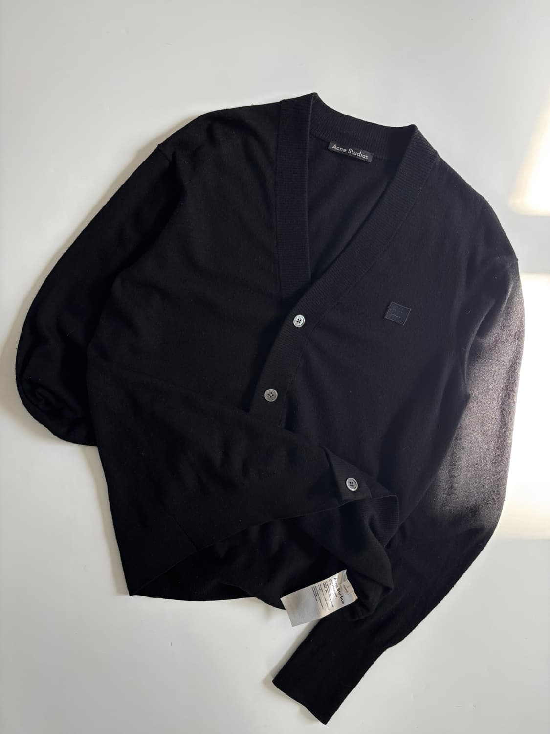 Acne Studios 아크네스튜디오 블랙 브이넥 가디건 상품이미지1