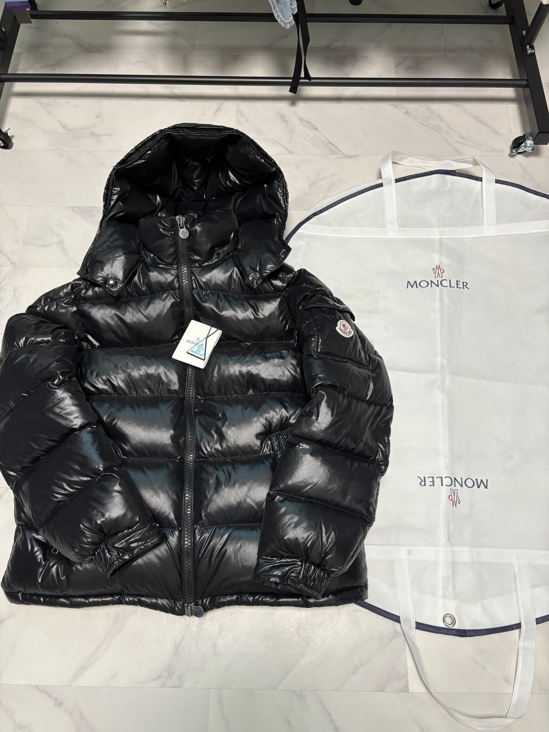 몽클레어 패딩 마야 24FW 4사이즈 새상품급 제품 판매 상품이미지2