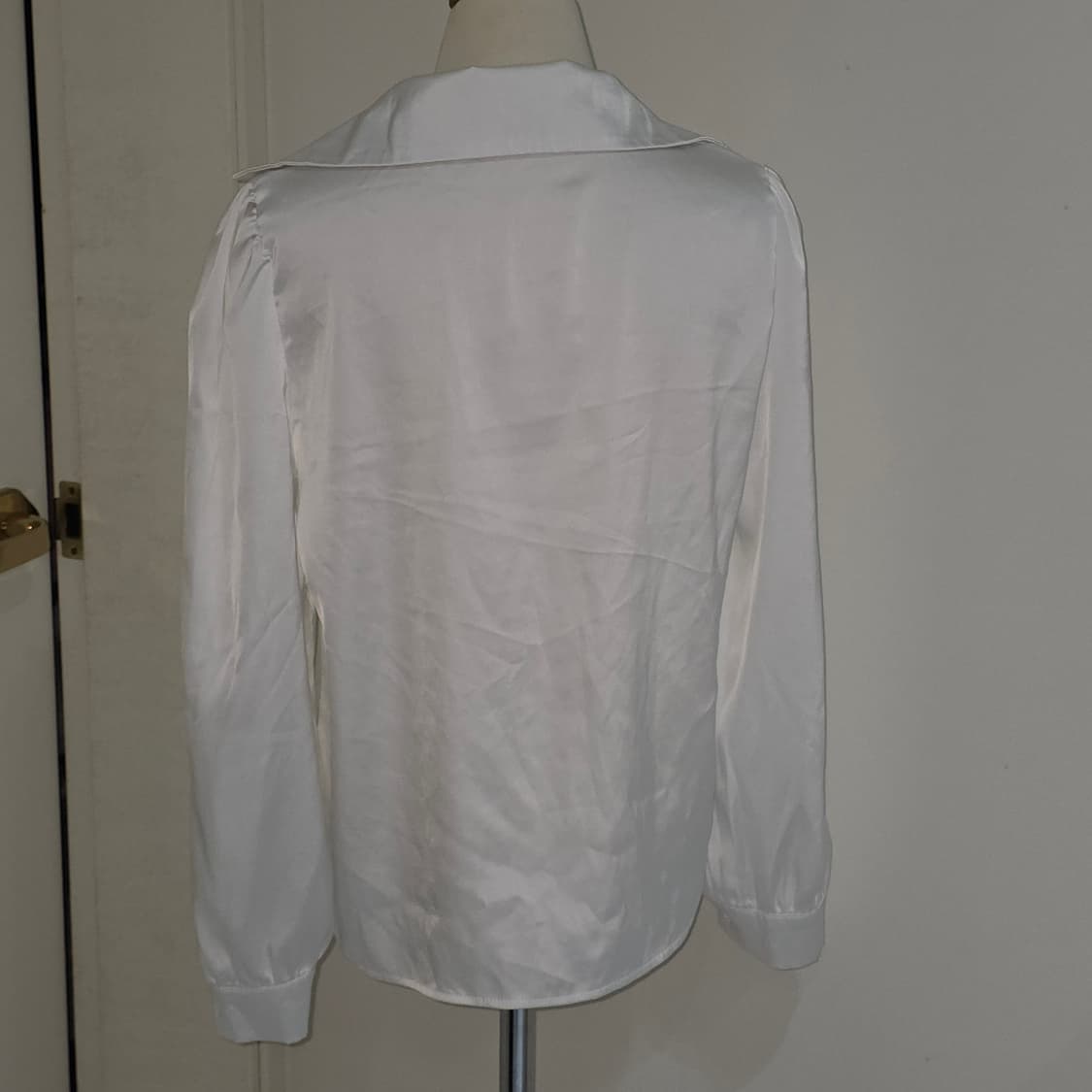 빈티지)화이트 빅리본 로즈 공겜여주 히메하객룩 새틴 양산형 긴팔블라우스 상품이미지3