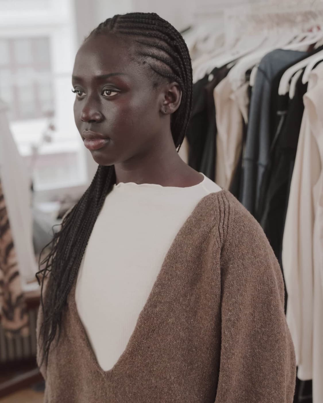 [XS/S,M/L]베이스레인지 25fw Soar 브이 니트/브라운 상품이미지4