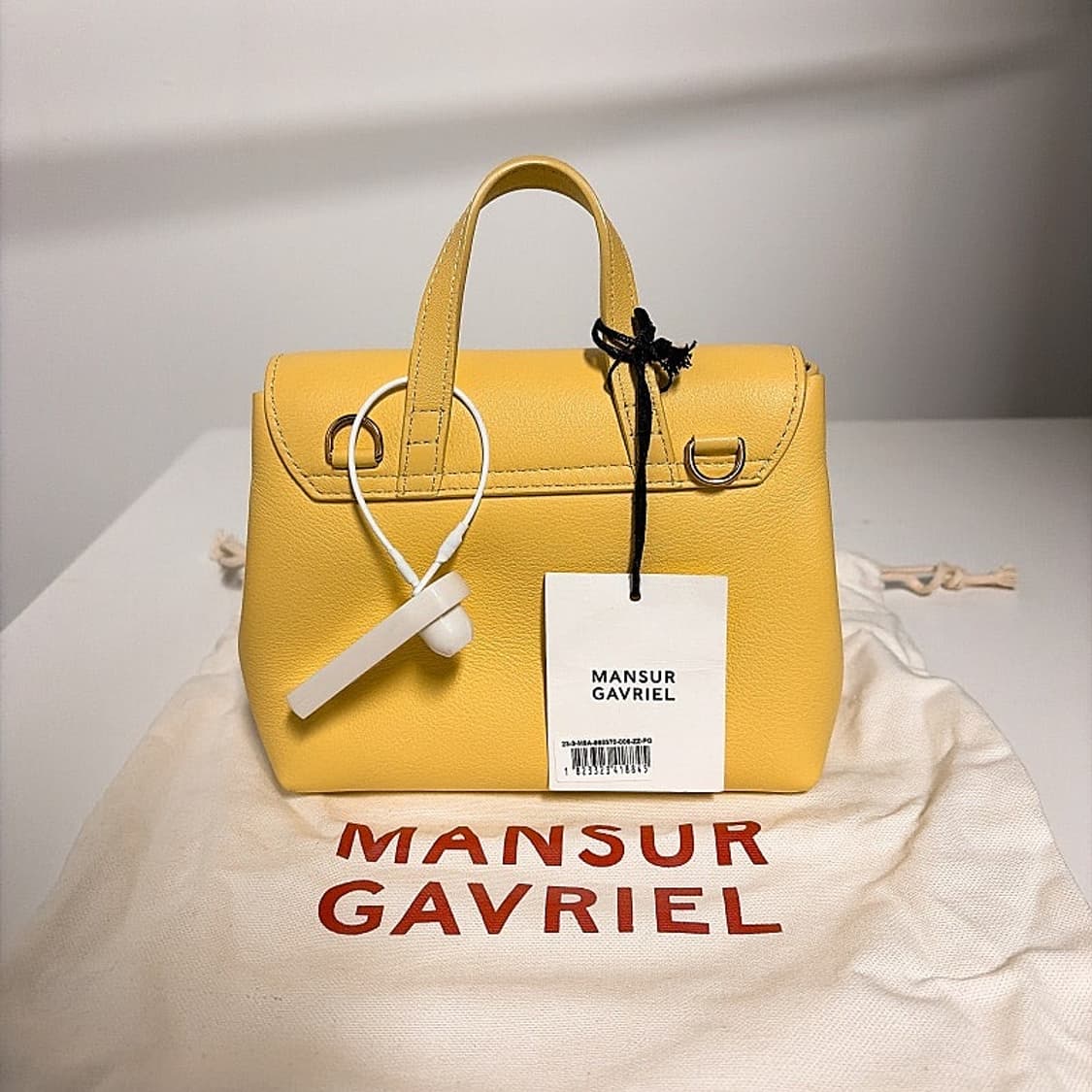 (정품/새상품) 만수르 가브리엘 여성 바나나 소프트 레이디 미니 크로스백 상품이미지5