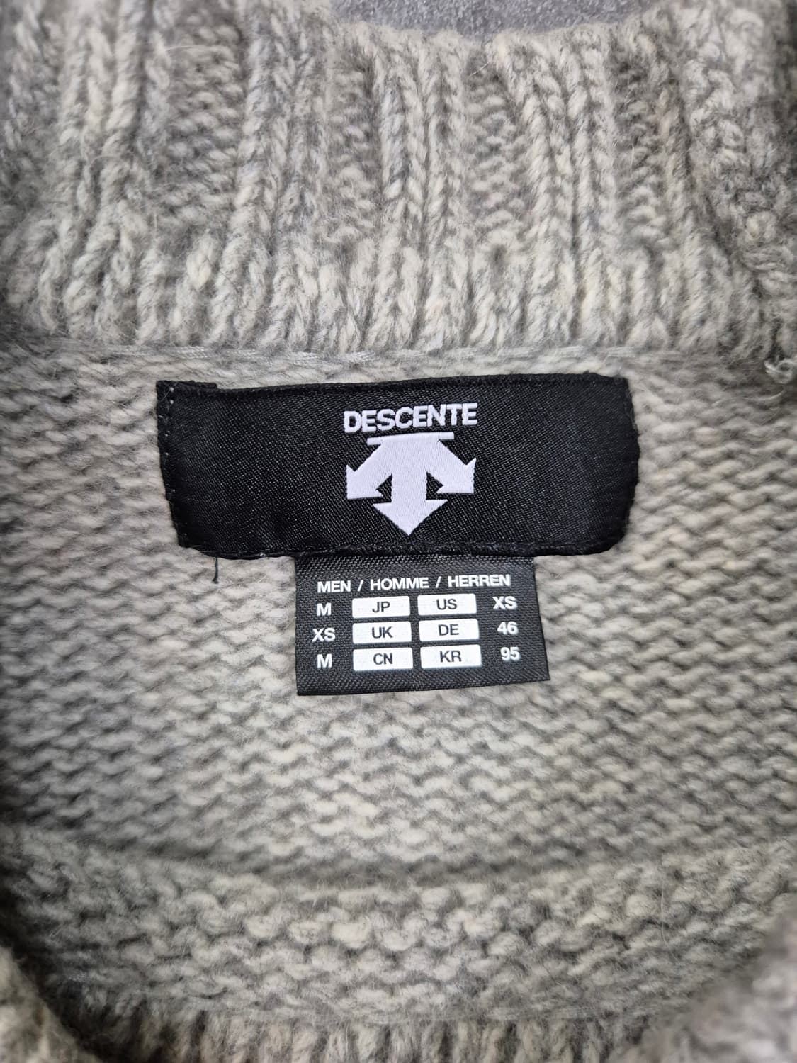 DESCENTE 니트 상품이미지3