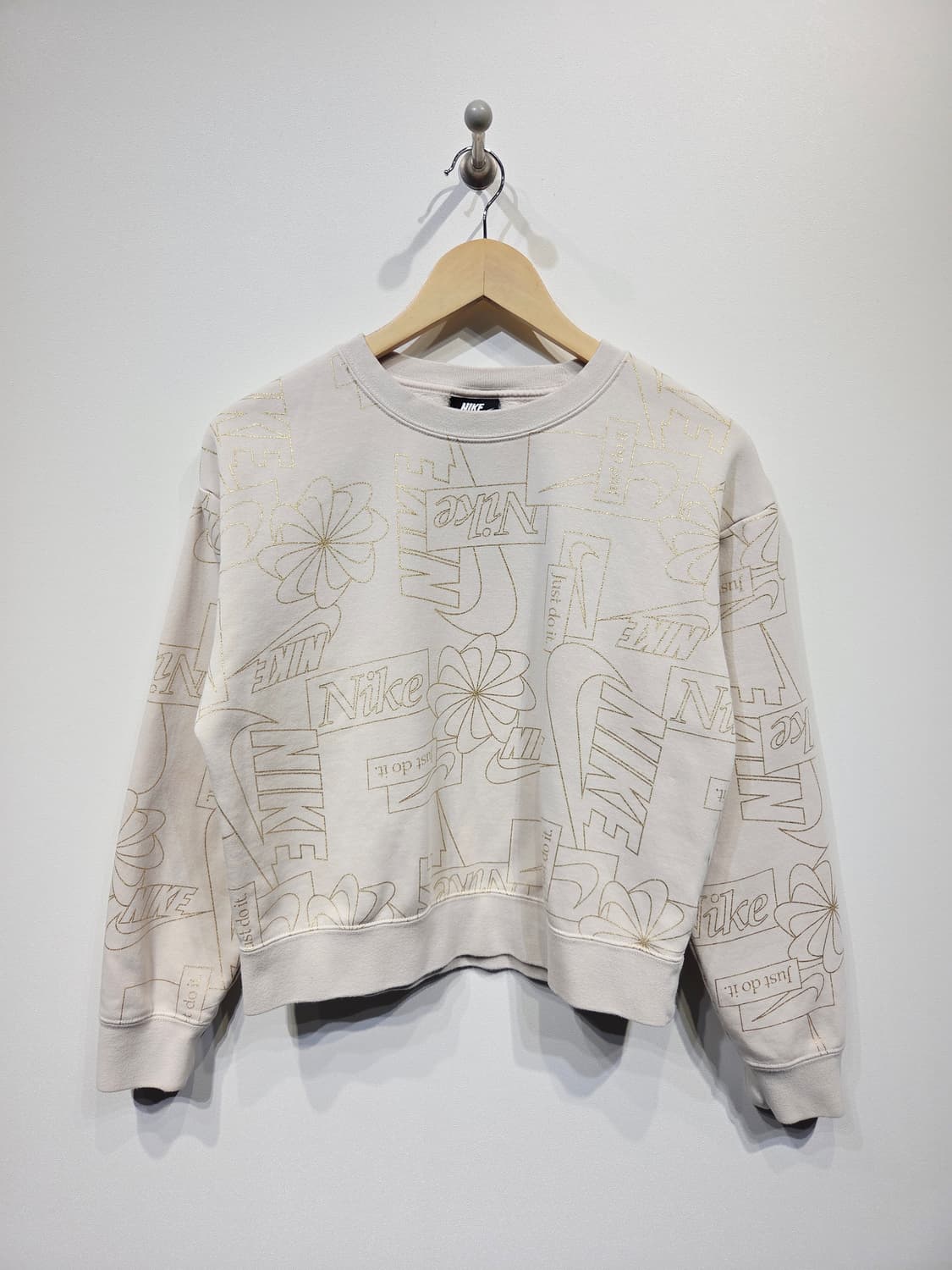 나이키 로고 골드패턴 크롭 기모 맨투맨_S 상품이미지2