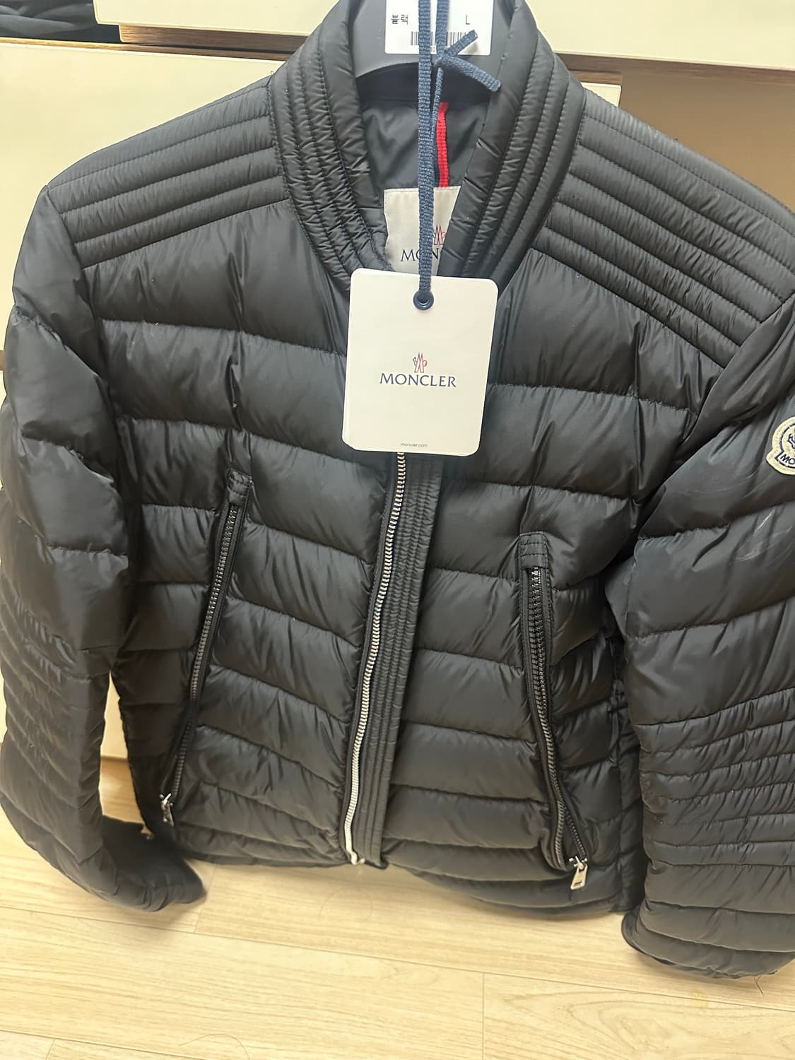 몽클레어 아미오 4이즈 상품이미지1