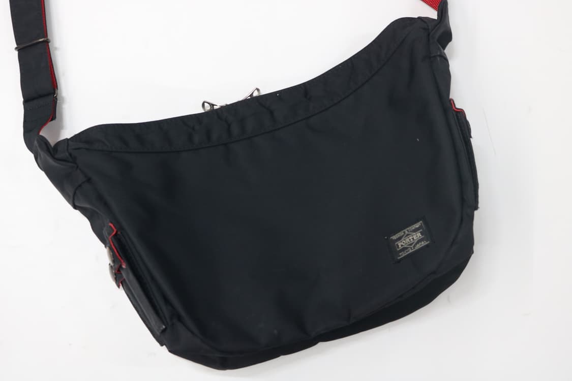 포터 x ILS 콜라보 엘카스 블랙 & 레드 숄더백 상품이미지3