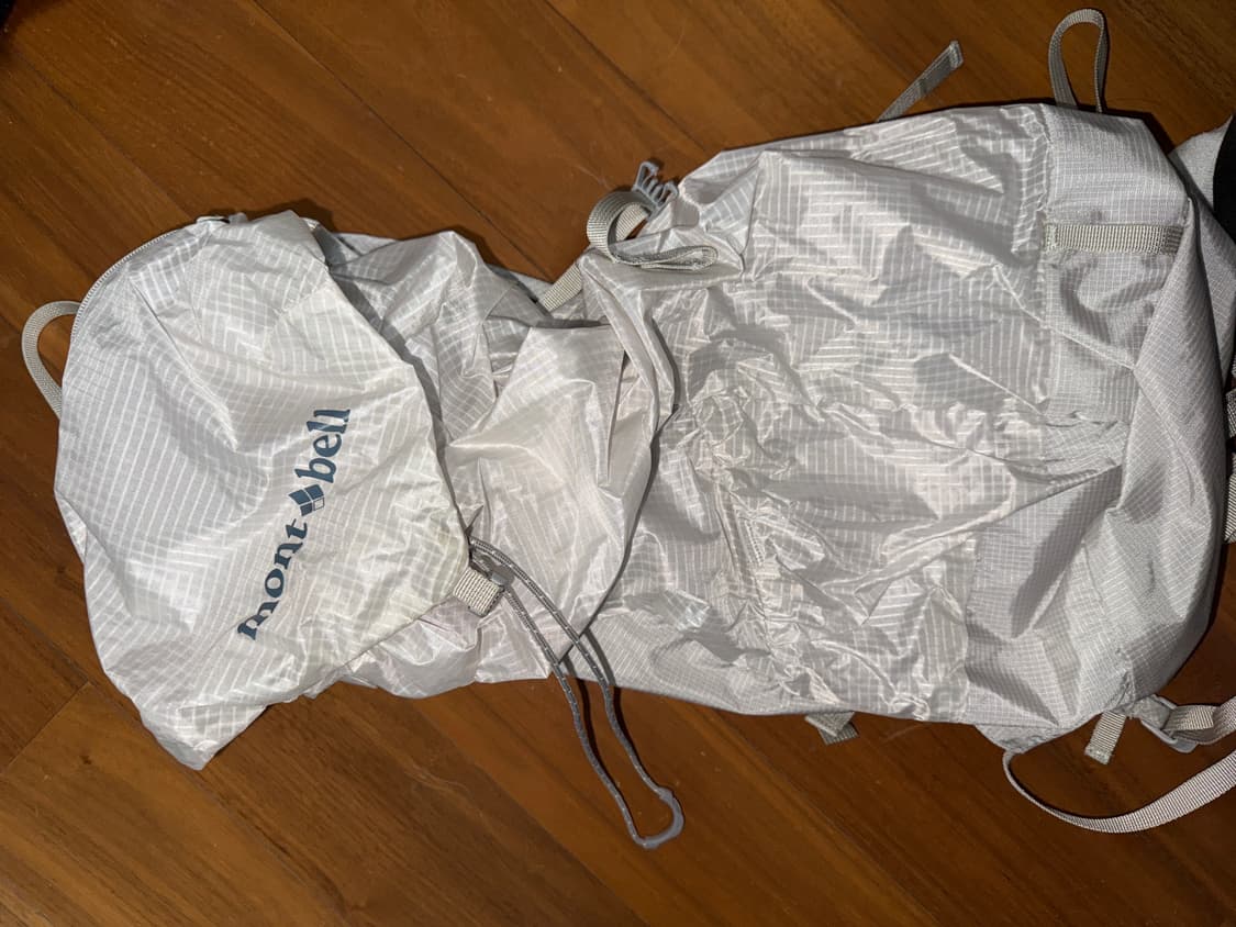 몽벨 버사라이트 백팩 라이트 그레이 상품이미지3