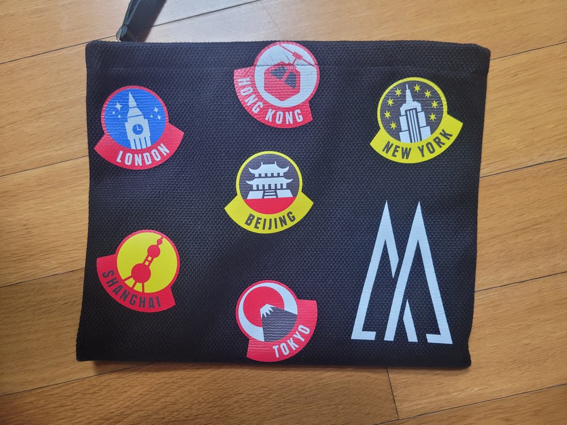 몽클레르 지니어스 시티 패치 파우치 상품이미지2