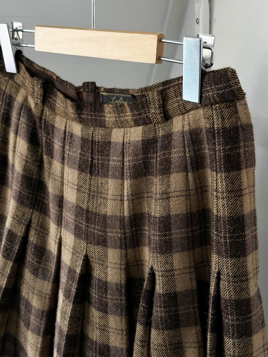 Tweed fabric pleated mid skirt 상품이미지2