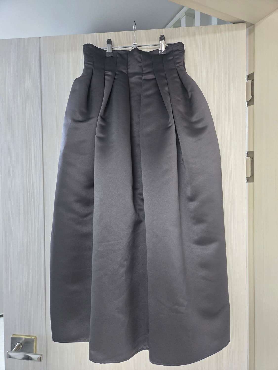 로지몬스터 하이웨스트 새틴 벌룬스커트 상품이미지5