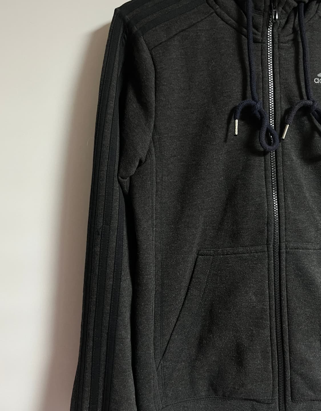 공용 아디다스 에센셜 후드집업 차콜 95 상품이미지3