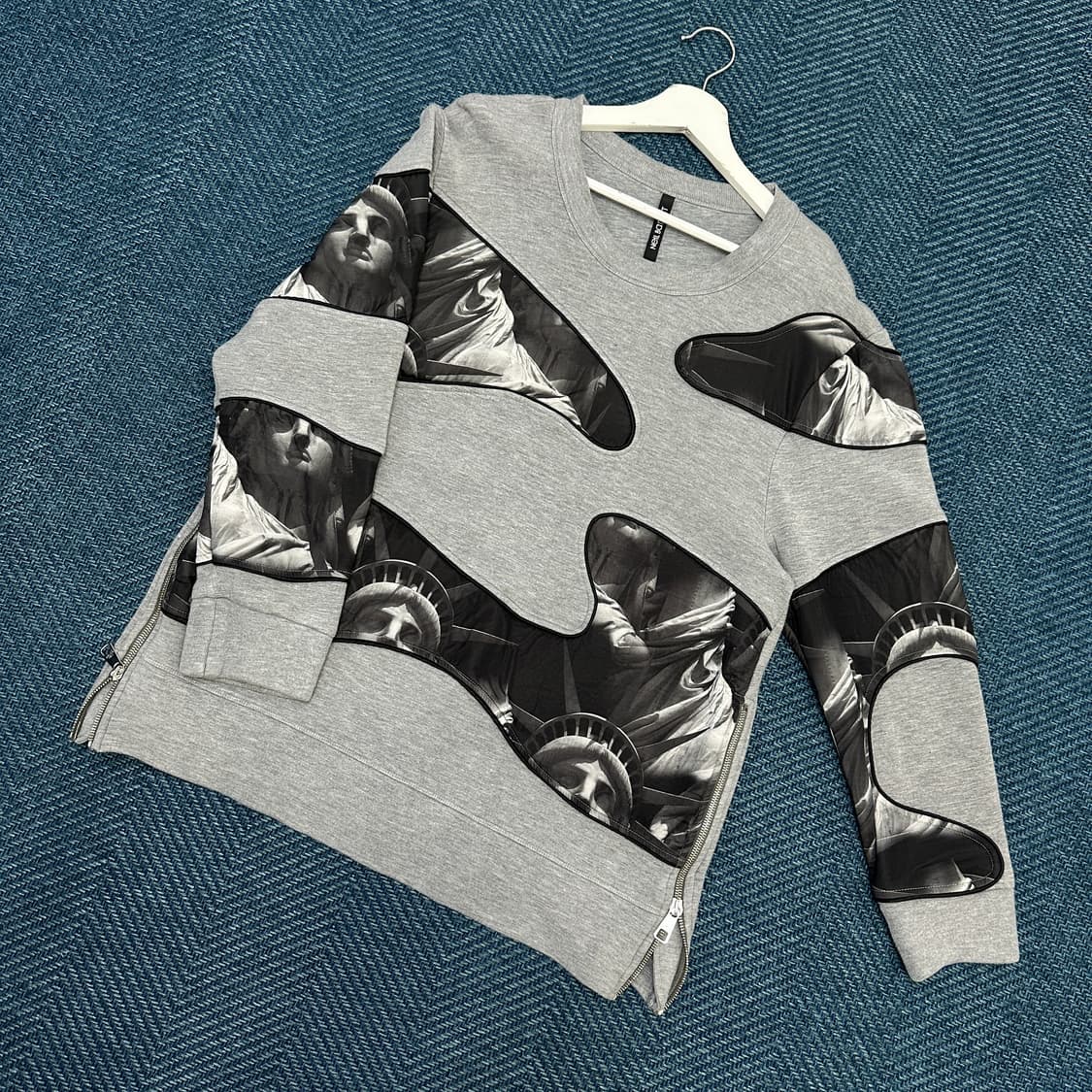 [L] 닐바렛 자유의여신상 맨투맨 상품이미지1