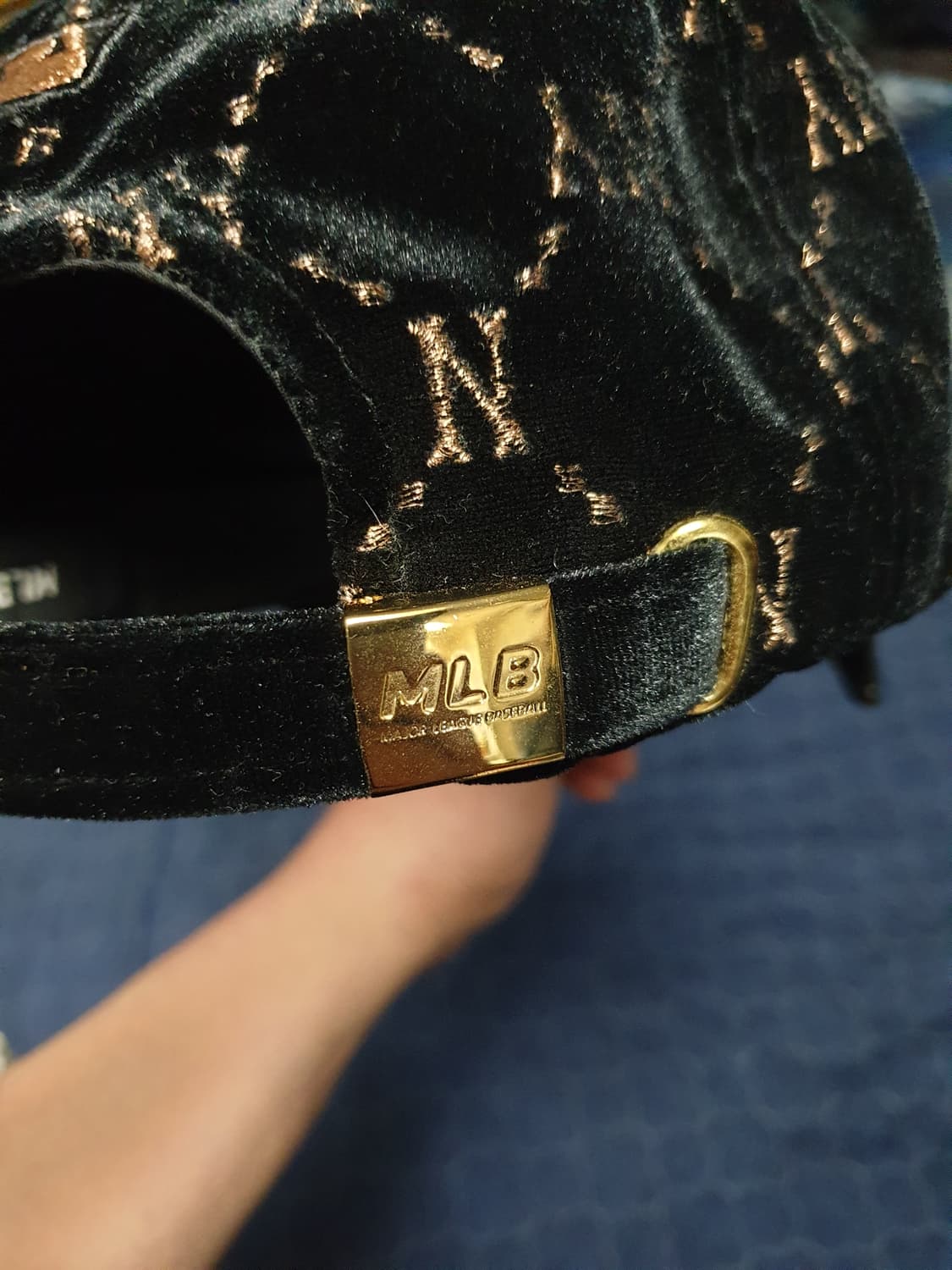 MLB 뉴욕양키스 모노그램 다이아 벨벳 스트럭쳐 볼캡 블랙 (F) 상품이미지4