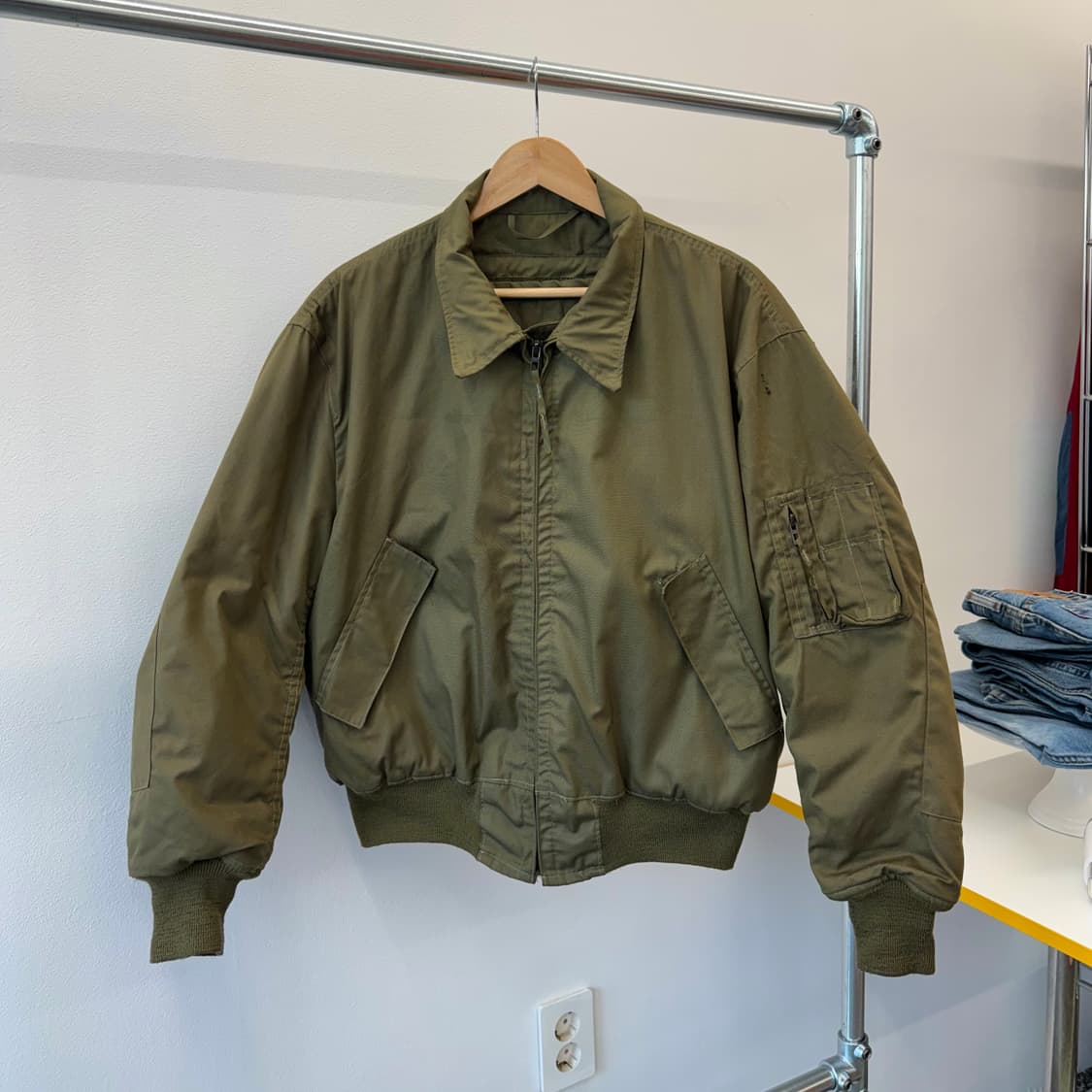 90s US Army 미군 CVC 탱크 봄버 자켓 (XL) 상품이미지1