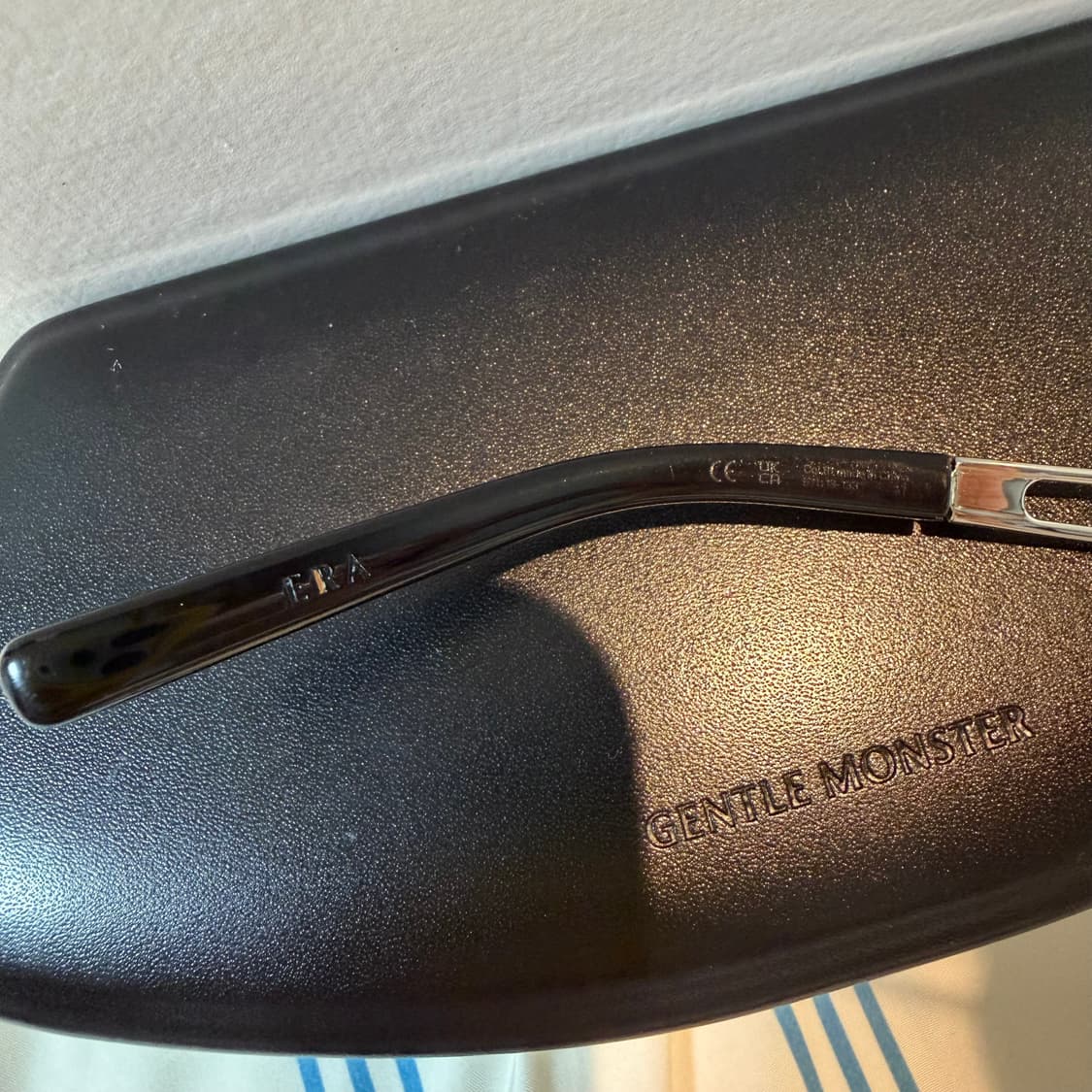 젠틀몬스터 에라 01 블랙 상품이미지5