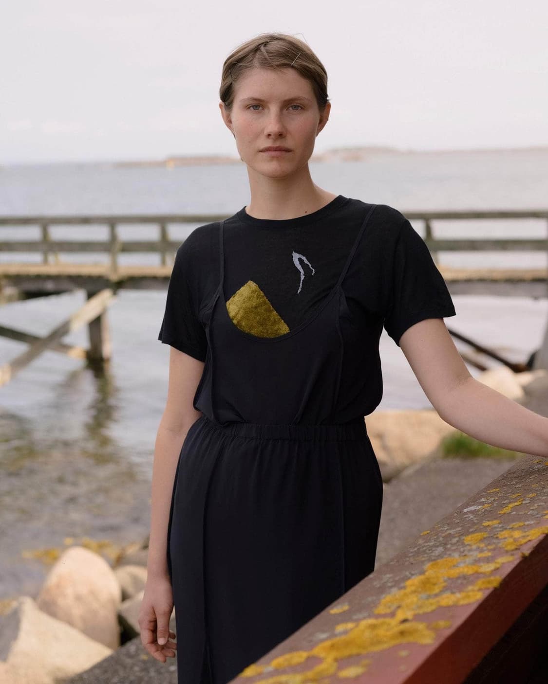 [XS,S,M]베이스레인지 Ade 실크 슬리브리스 탑/블랙 상품이미지7