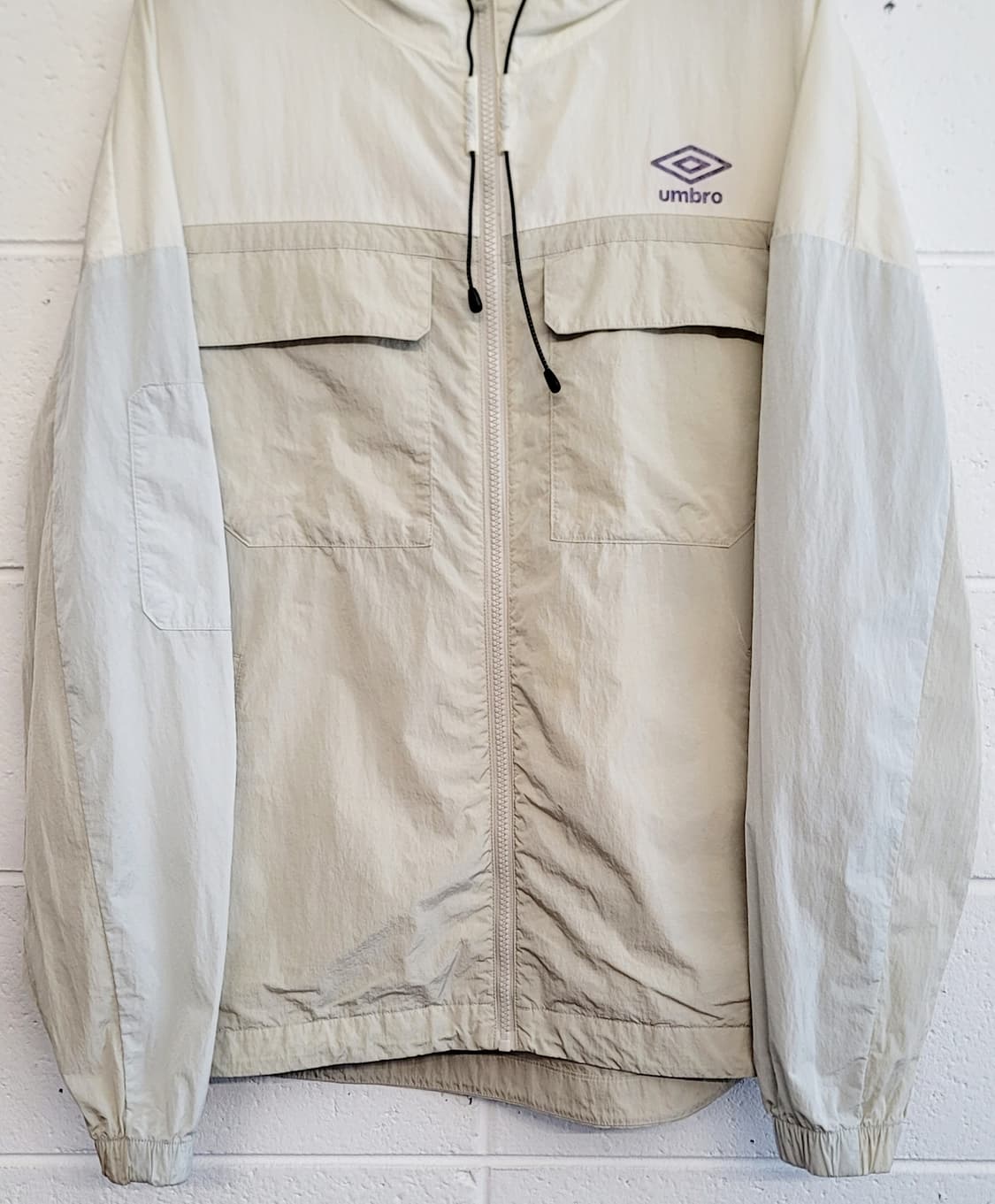 엄브로(umbro) 오버핏 우븐 플래시 후드 바람막이자켓(점퍼) 판매 상품이미지5