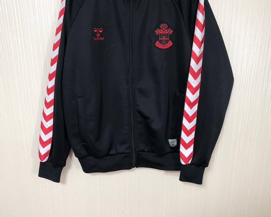 험멜 23-24 사우샘프턴FC 블랙 앤섬자켓 L(유럽) 상품이미지3