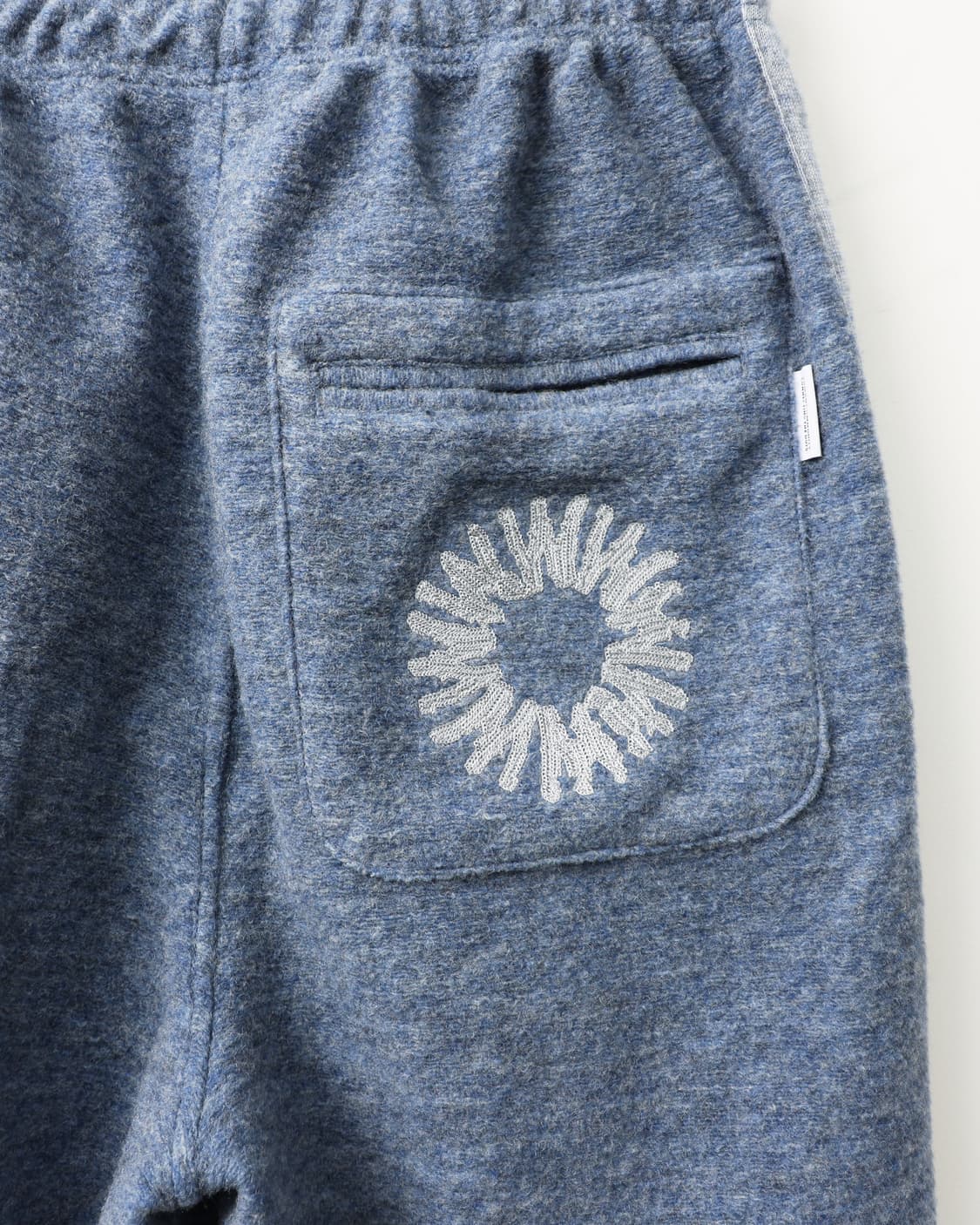 999휴머니티 FLUFFY WOOL JOGGER PANTS 스카이 블루 상품이미지5