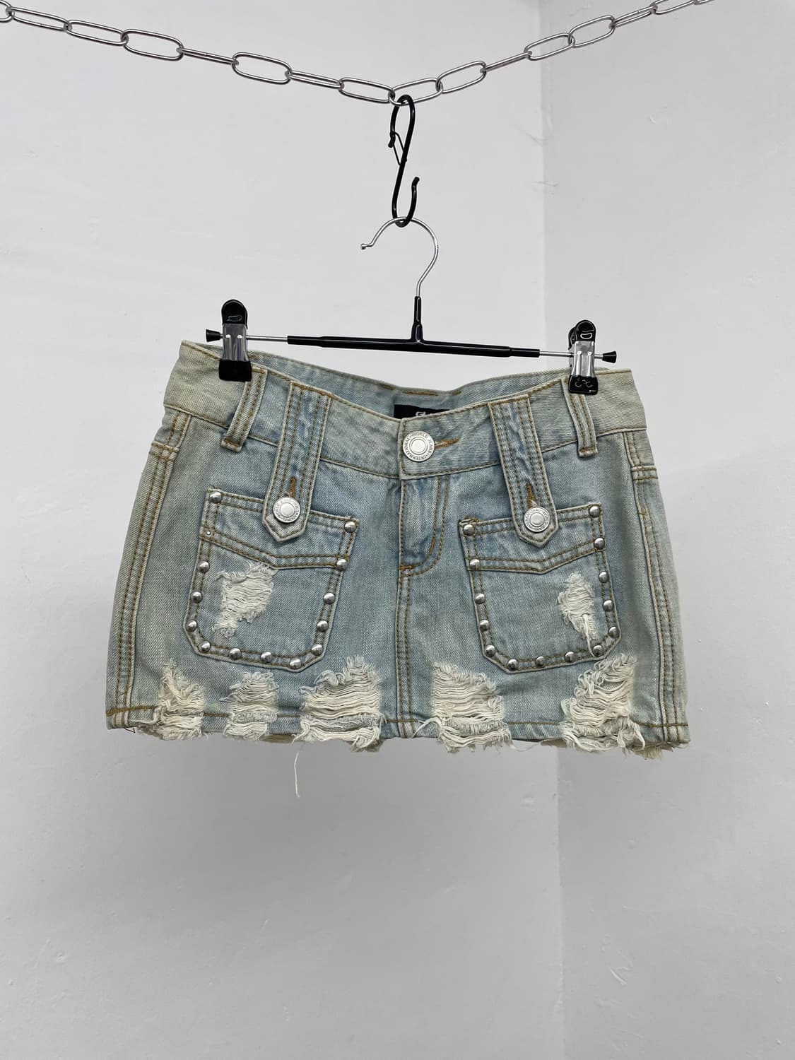 y2k 데미지 스터드 데님 스커트 상품이미지1
