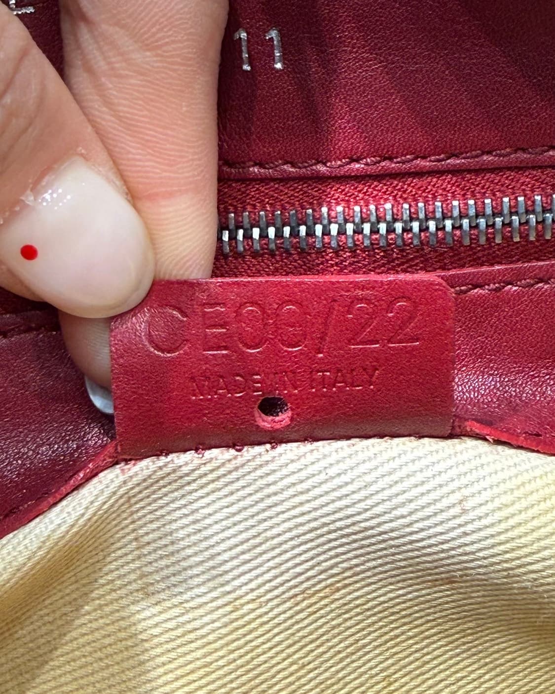 셀린느 화이트 레드 2002 피파 월드컵 레더 숄더백  상품이미지10