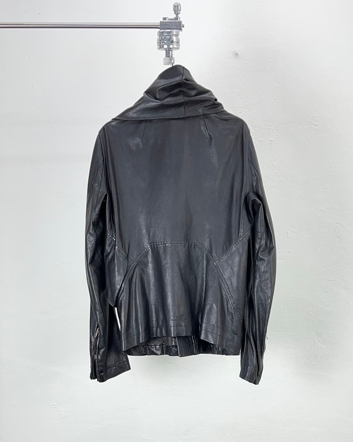 릭 오웬스 11ss 컬렉션 앤섬 드레이프 디멘셔널 카우 레더 자켓 상품이미지7