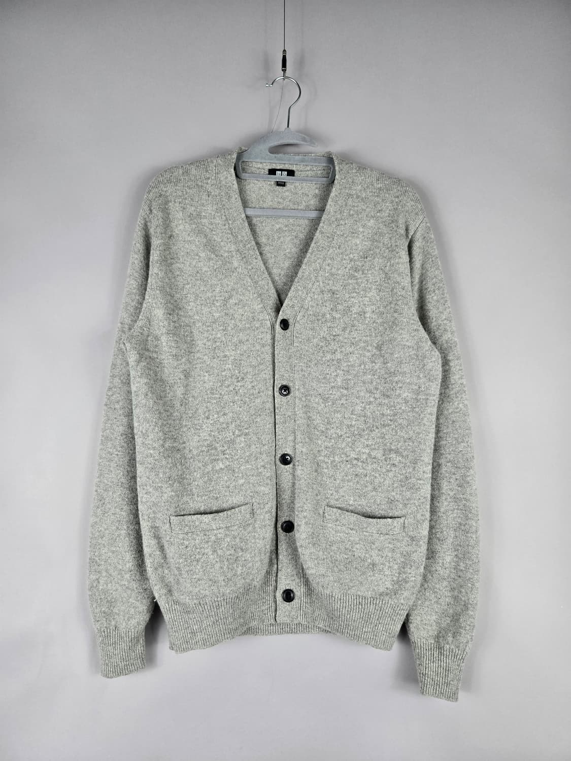 [무료배송]유니클로 M 남성 울100 모100 브이넥 니트 가디건 상품이미지1