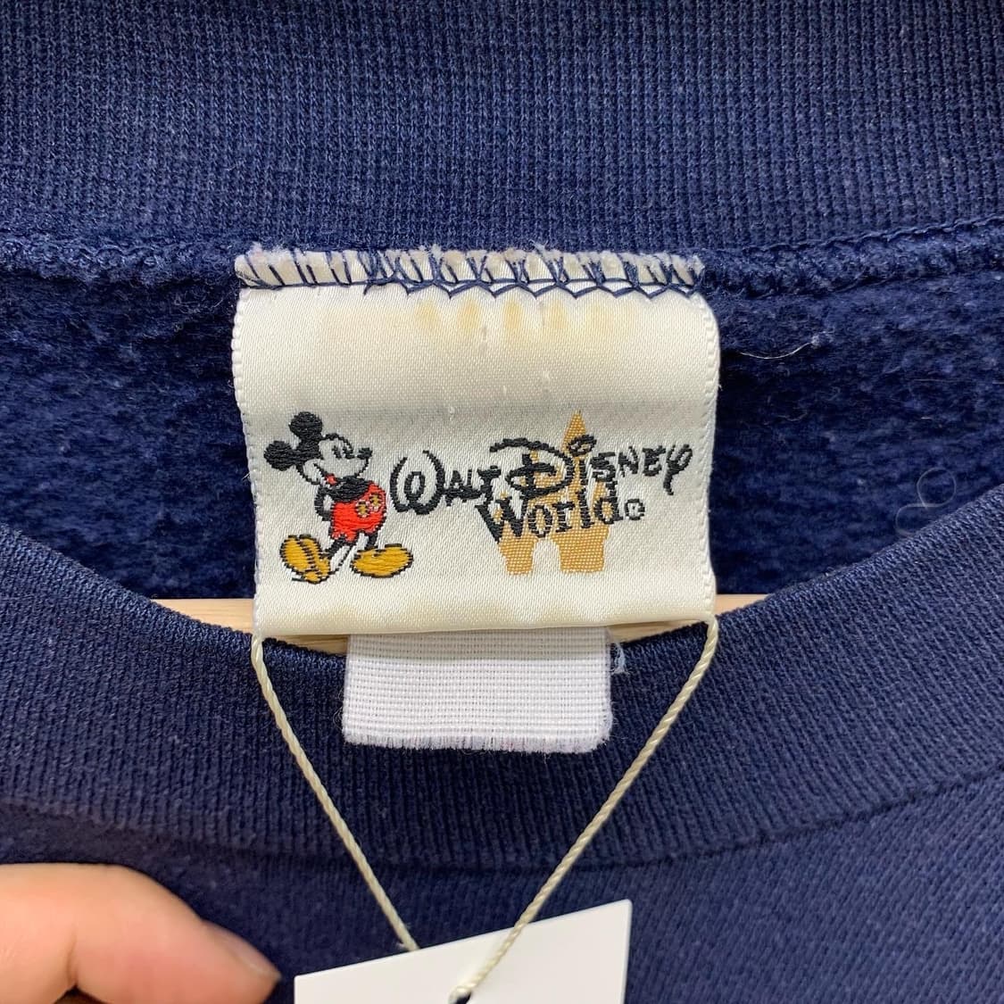 디즈니 네이비 곰돌이 푸 빅프린팅 스웻셔츠 상품이미지4