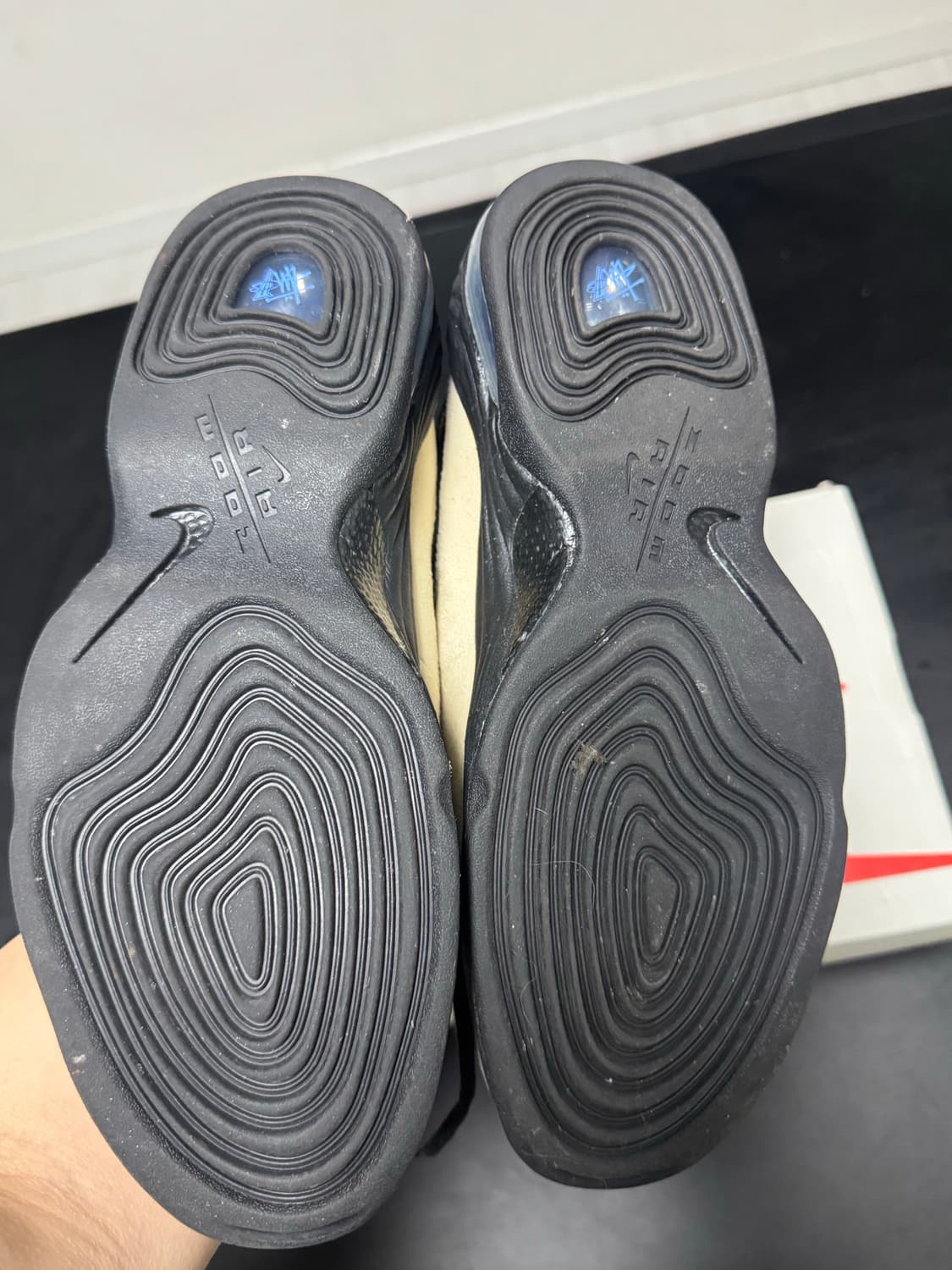 나이키 에어페니2 라탄 앤 라임스톤 상품이미지4