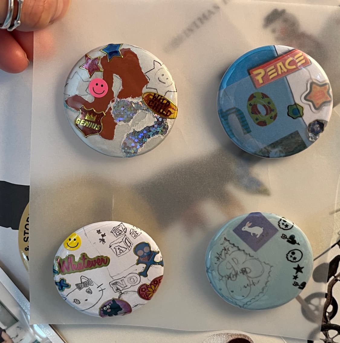 뱃지 핀버튼 브로치 { 4𝐞𝐚-1𝐬𝐞𝐭 } 상품이미지1