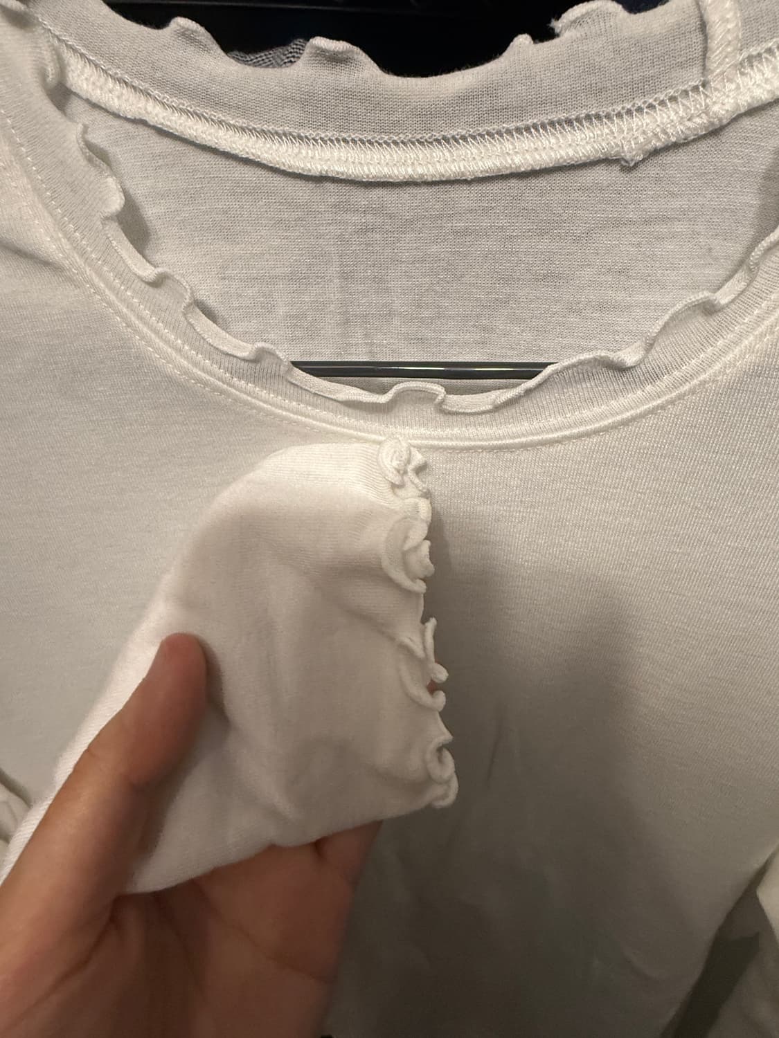 프릴기본긴팔티 블랙 화이트2개 일괄 미착용 새상품 상품이미지2