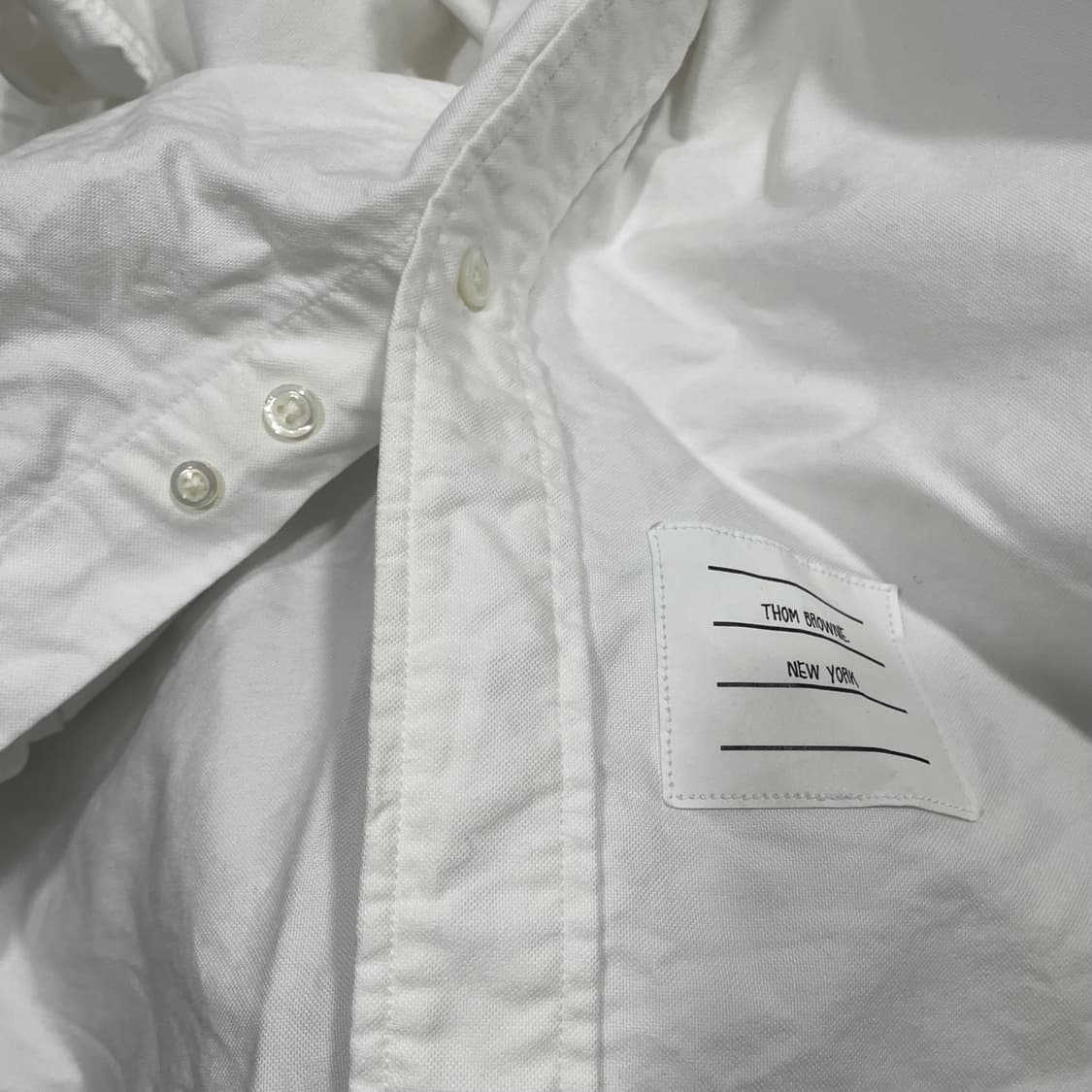 톰브라운/ 트리콜로 암밴드 화이트 셔츠/ 3 상품이미지10