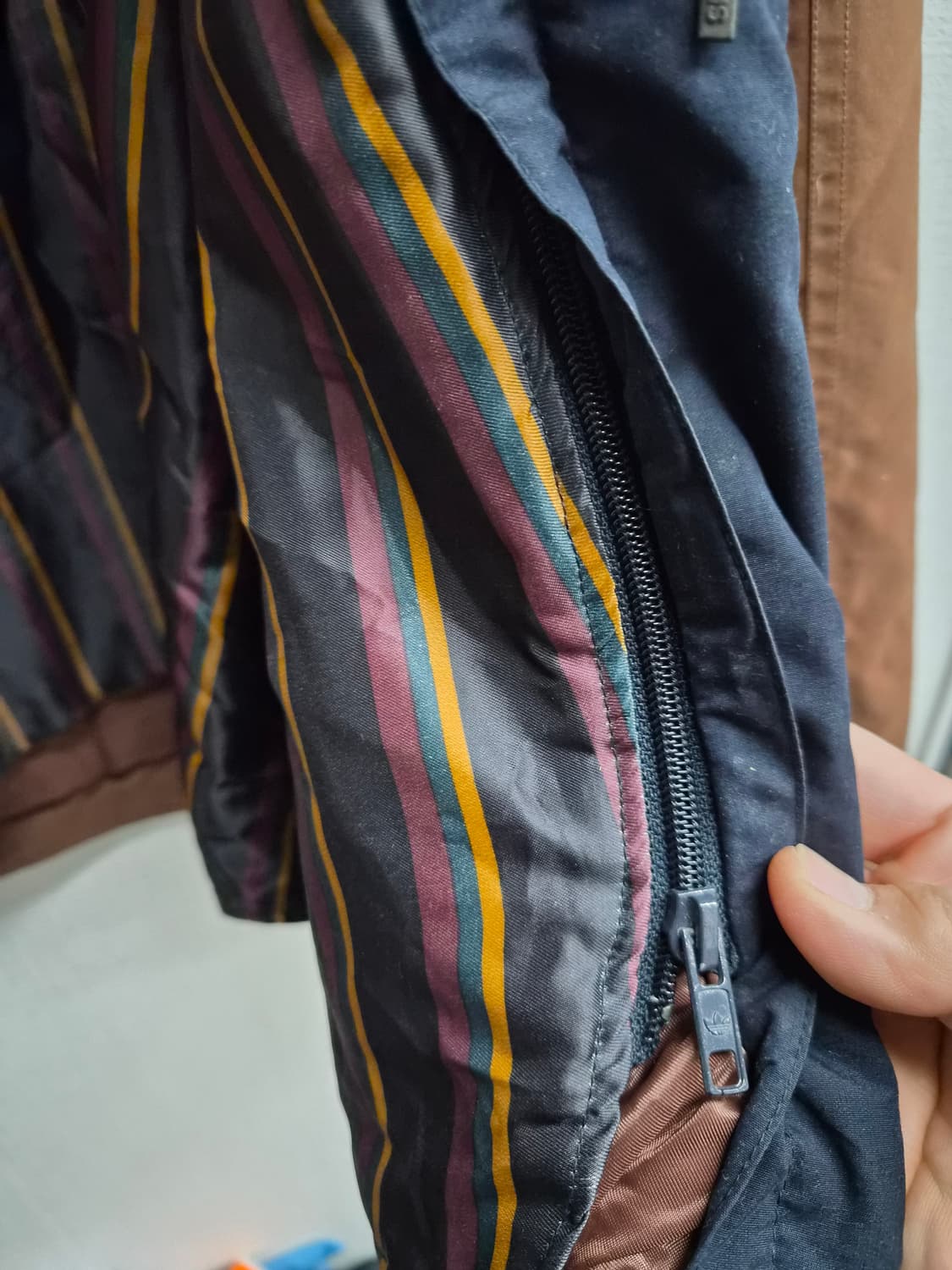 100) 아디다스 90's 올드스쿨 스윙 자켓 팝니다 상품이미지4