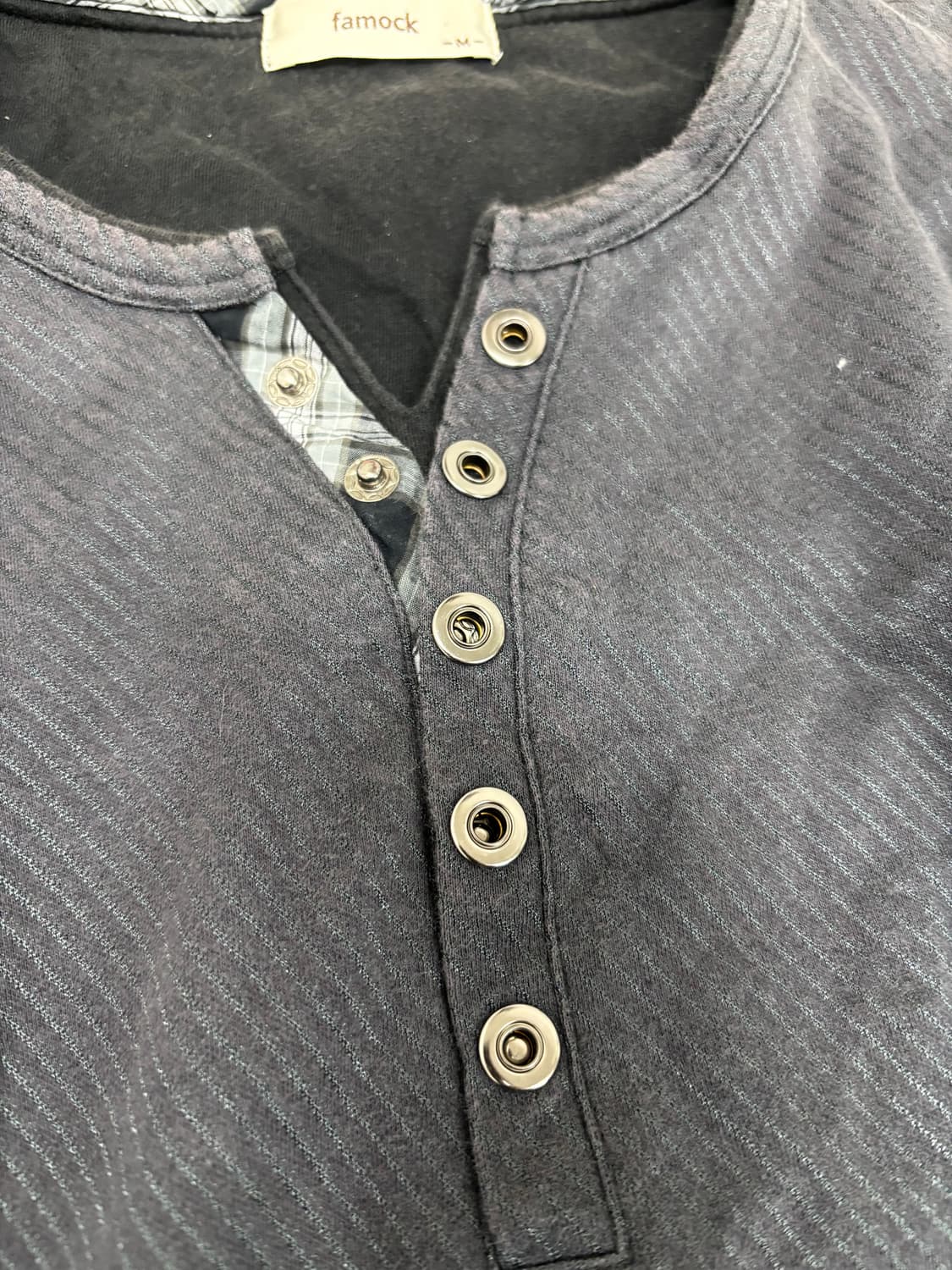 Minimal Y2K Design Button Sleeve 상품이미지6