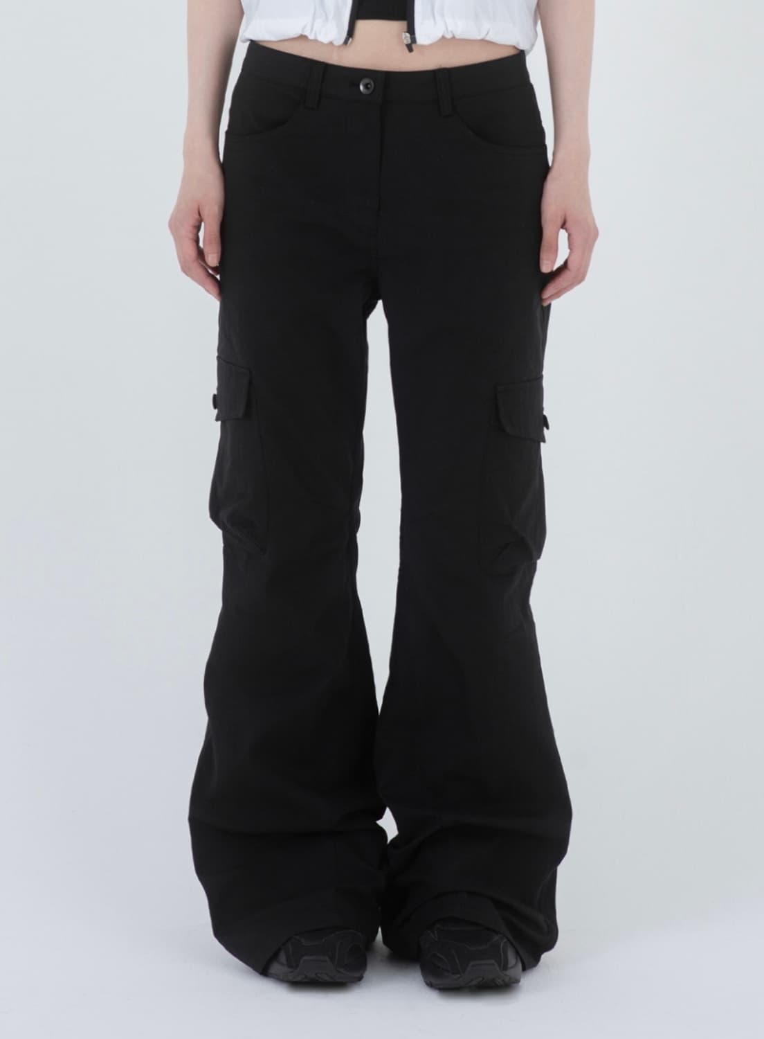 미세키서울 Pocket cargo bootscut pants BLACK 상품이미지1
