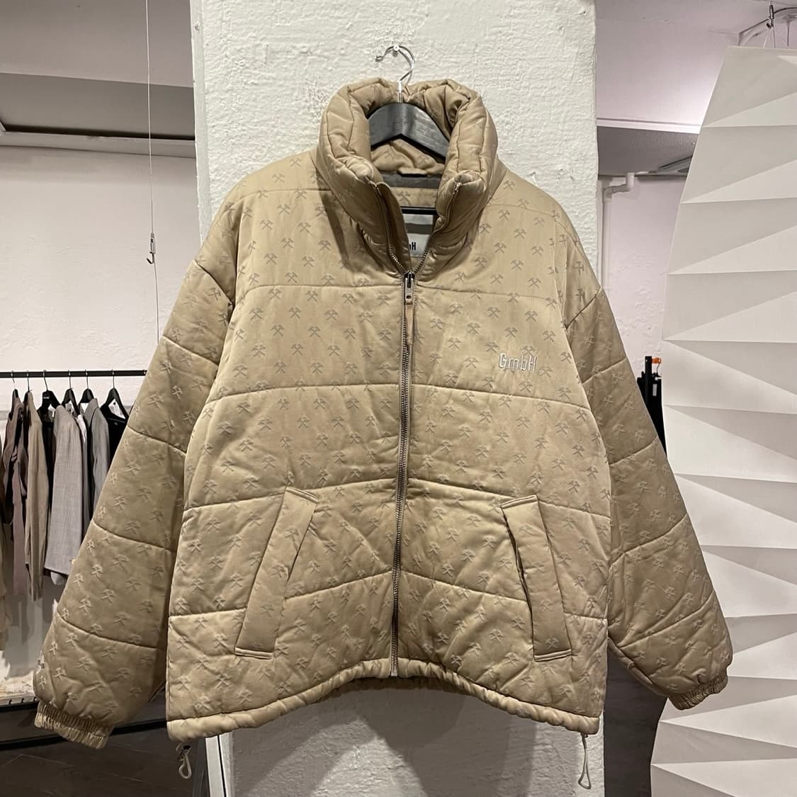 게엠베하(GmbH) 로고 패딩 자켓 상품이미지1