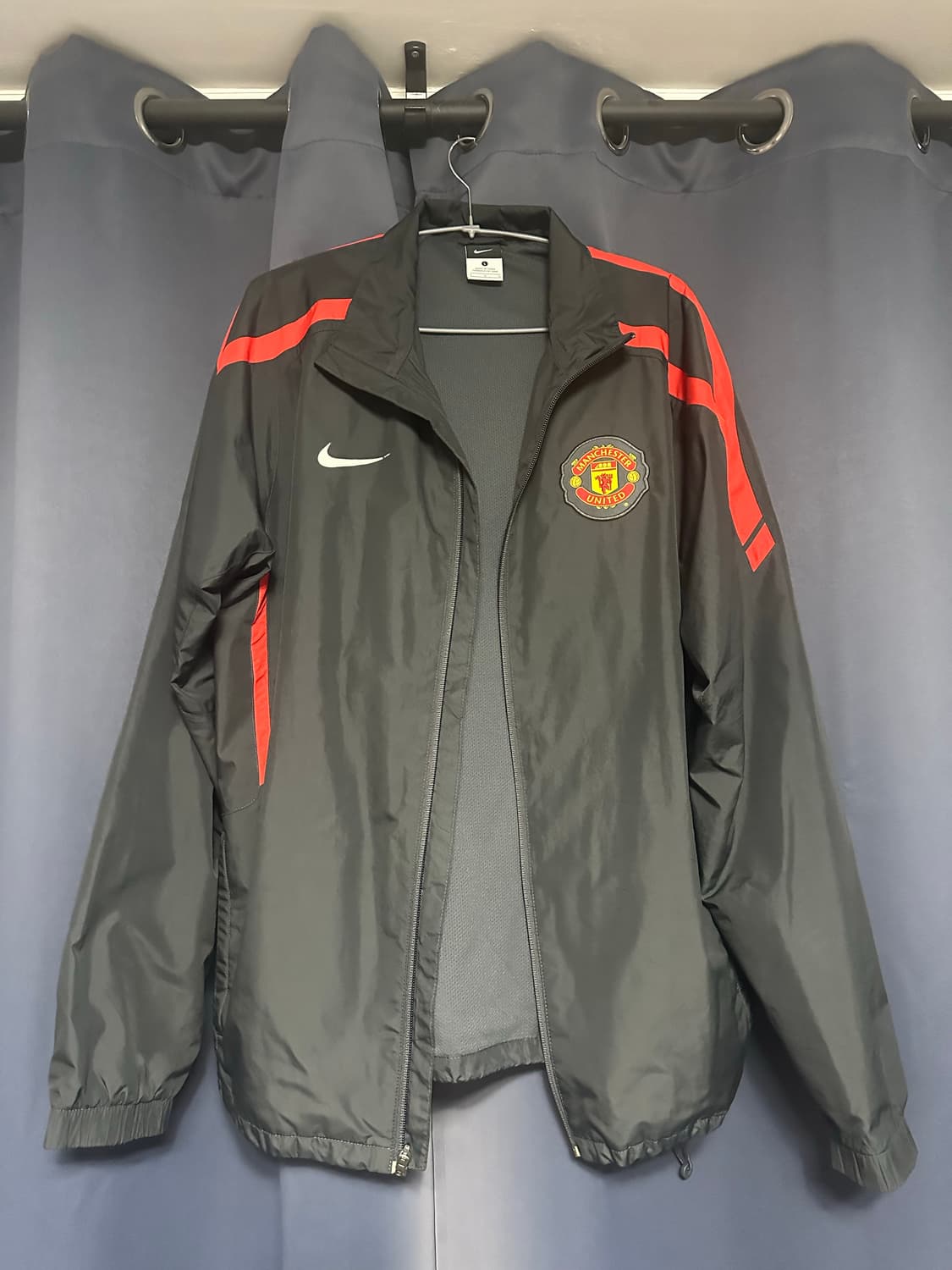 [L/105] 나이키 맨유 바람막이 상품이미지1