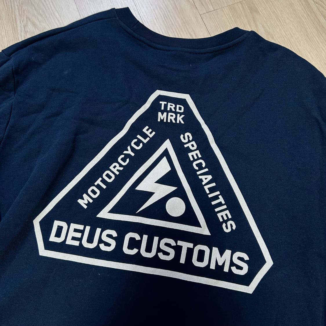 데우스 엑스 마키나 네이비 맨투맨 상품이미지5