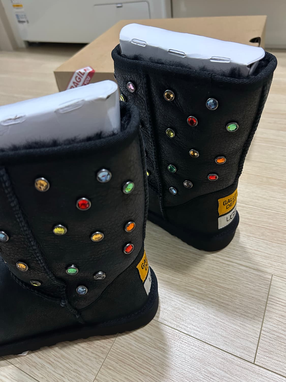어그 x 갤러리 디파트먼트 클래식 쇼트 부츠 블랙 상품이미지2