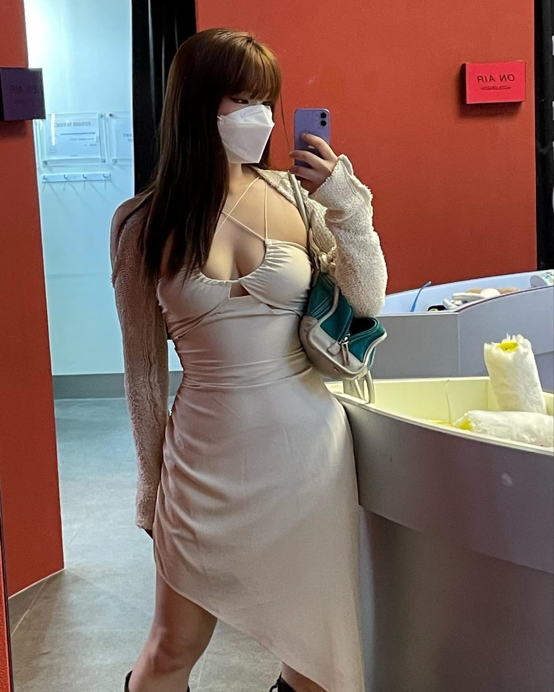 쓰리타임즈 클리비지 슬릿 드레스 상품이미지1