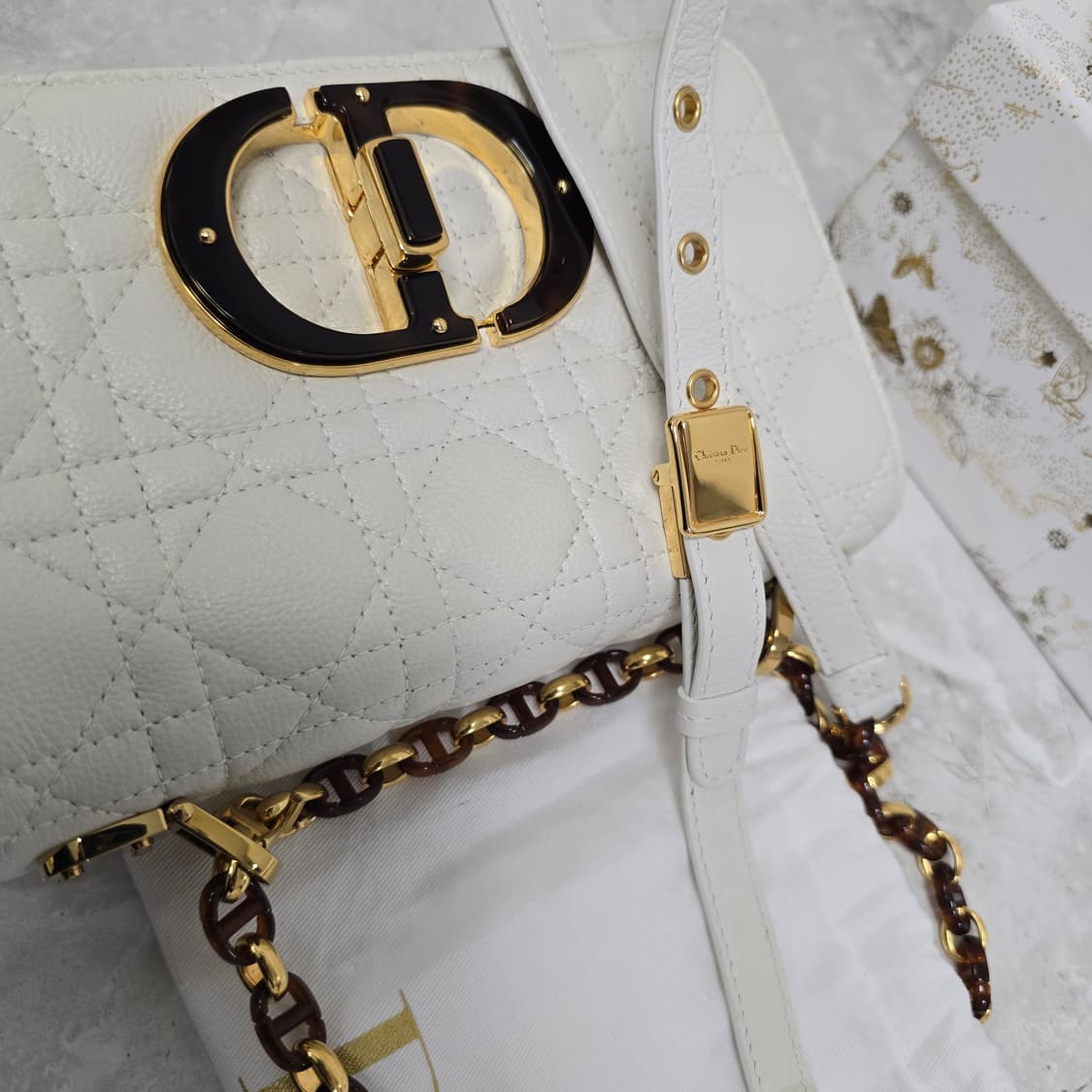 디올 카로백 스몰 판매 상품이미지9