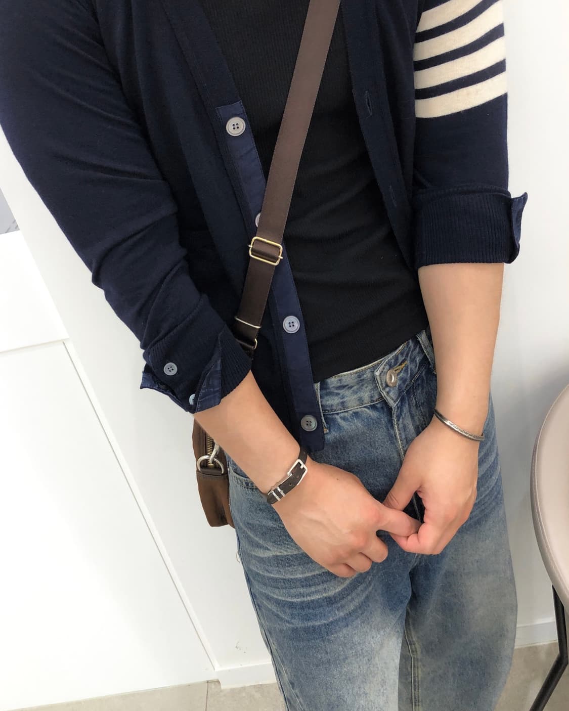 톰브라운 정품 사선완장 클래식 네이비 가디건 상품이미지3
