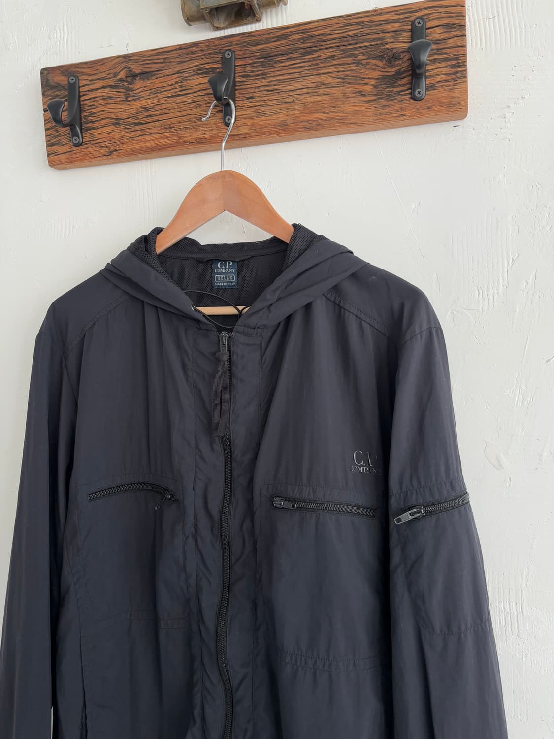 CP 컴퍼니 90s 블랙 나일론 후드 자켓 상품이미지1