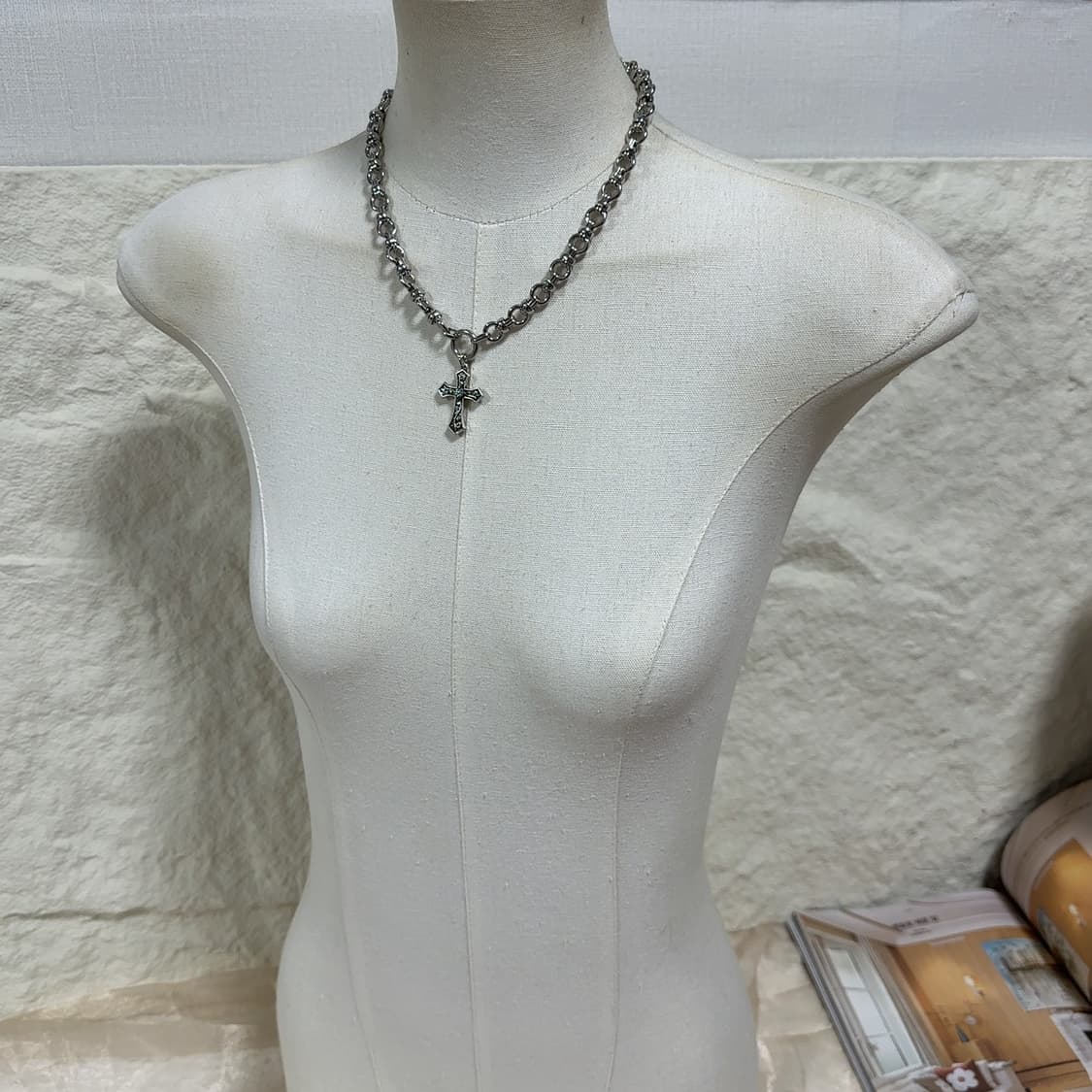 빈티지 고딕 십자가 목걸이 상품이미지1