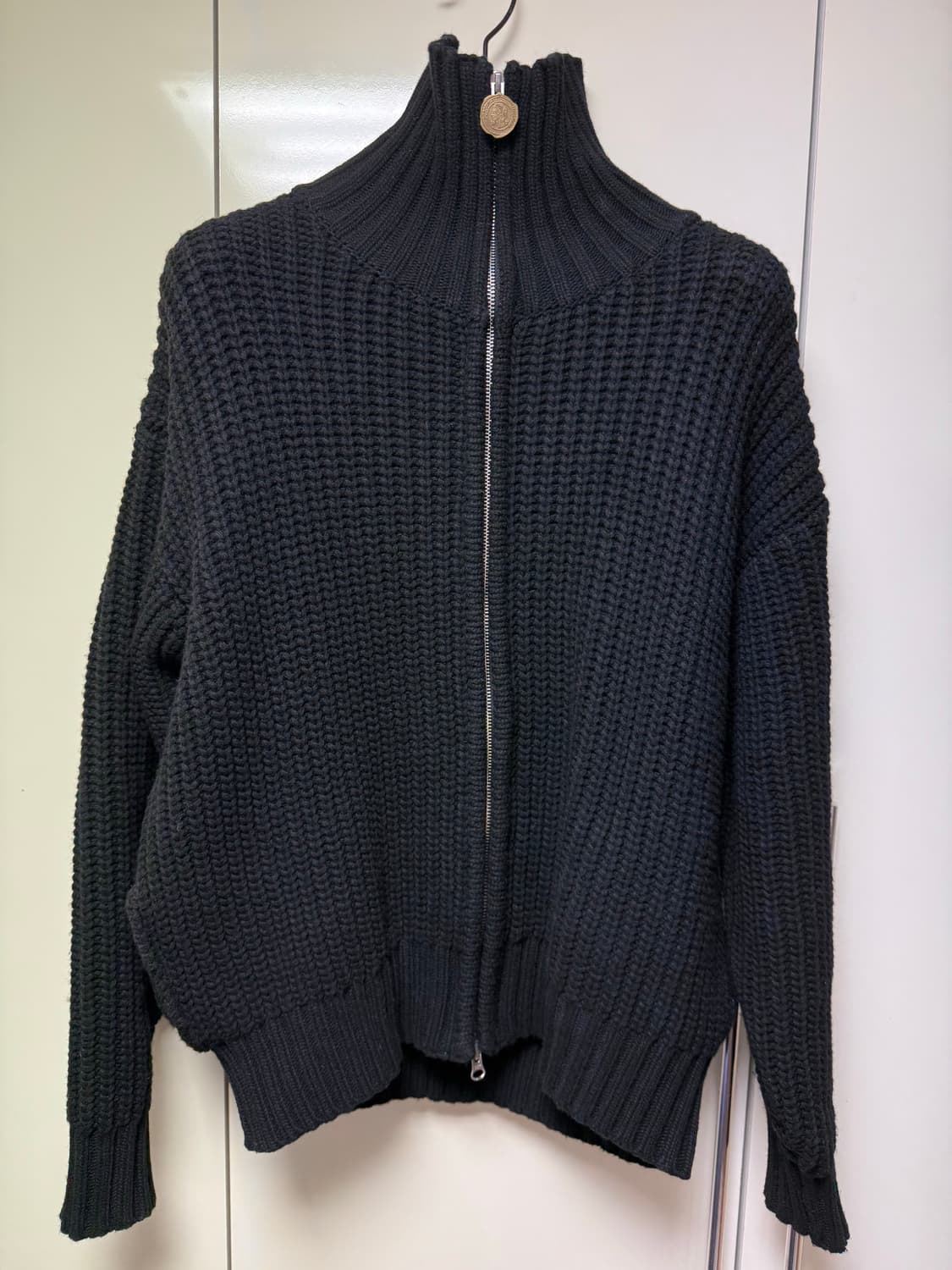 [M] STU 하이넥 집업 스웨터 블랙 상품이미지7