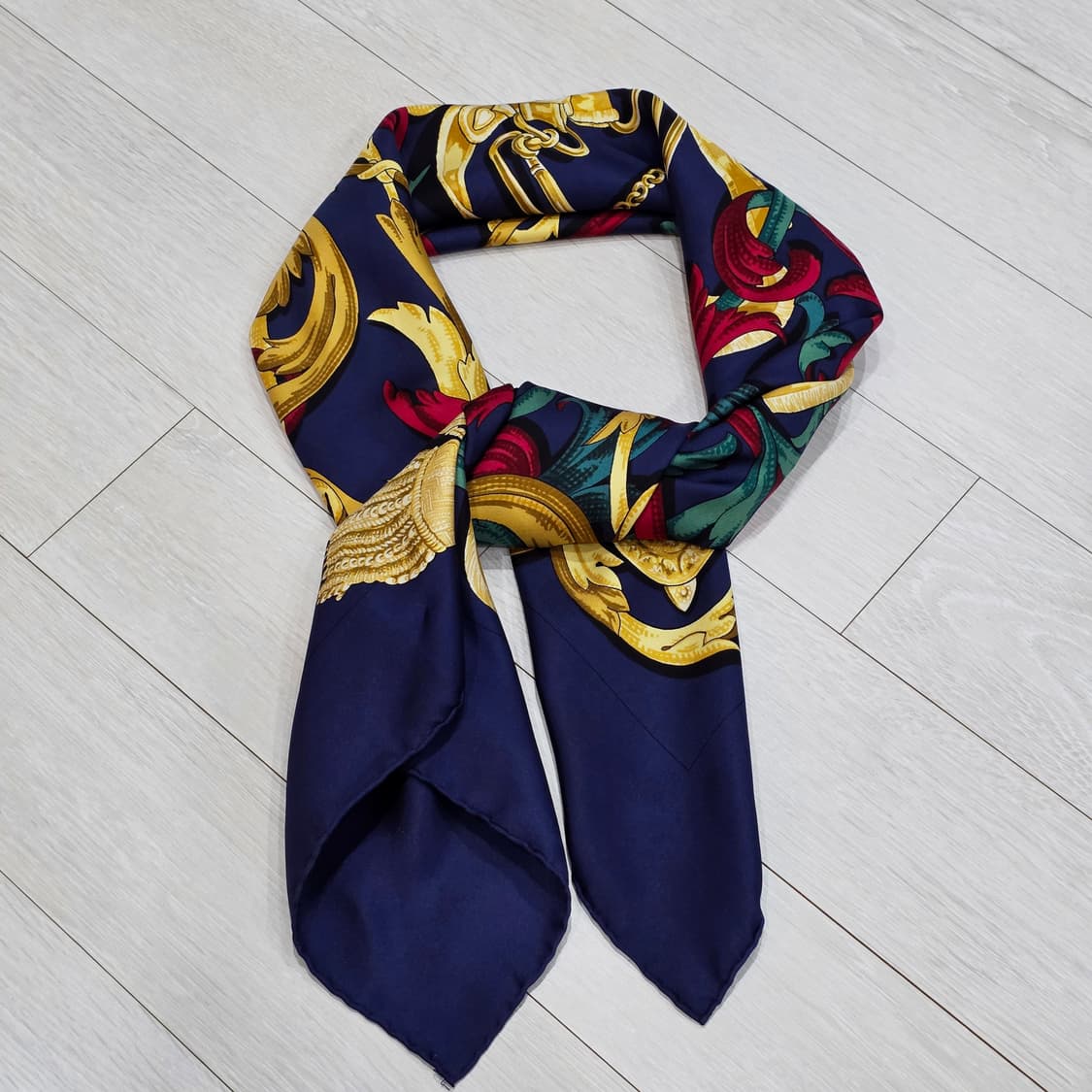 에르메스 까레90 네이비블루 르모르스 아라 콘네타블 상품이미지3