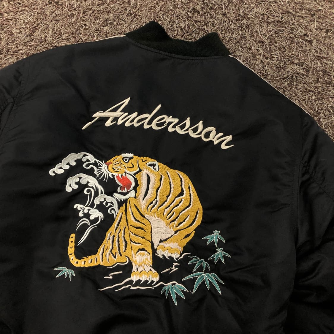 쇼트 X 앤더슨벨 타이거 자수 스카쟌 봄버 자켓 상품이미지2