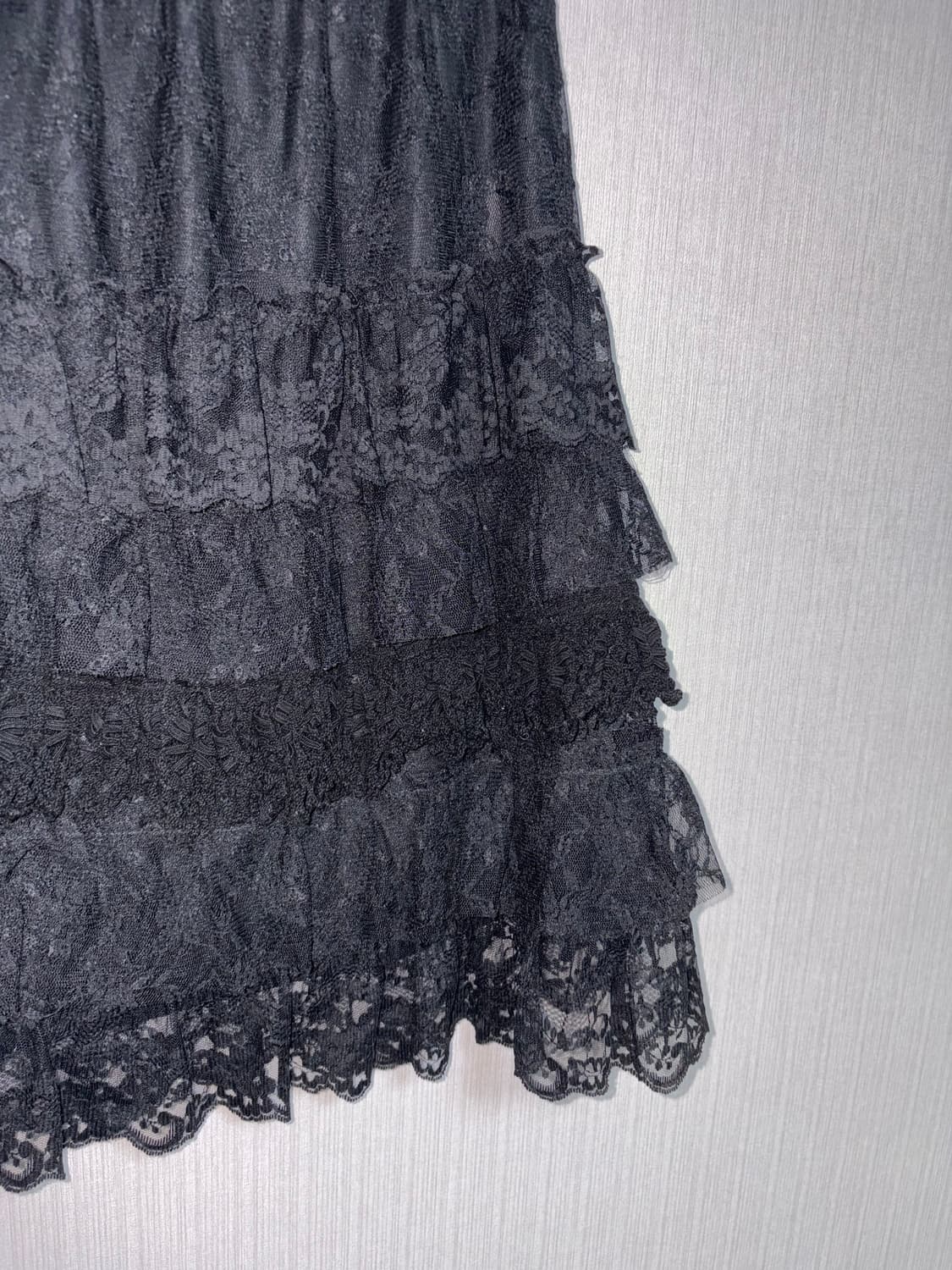 블랙 레이스 미디 스커트  상품이미지5