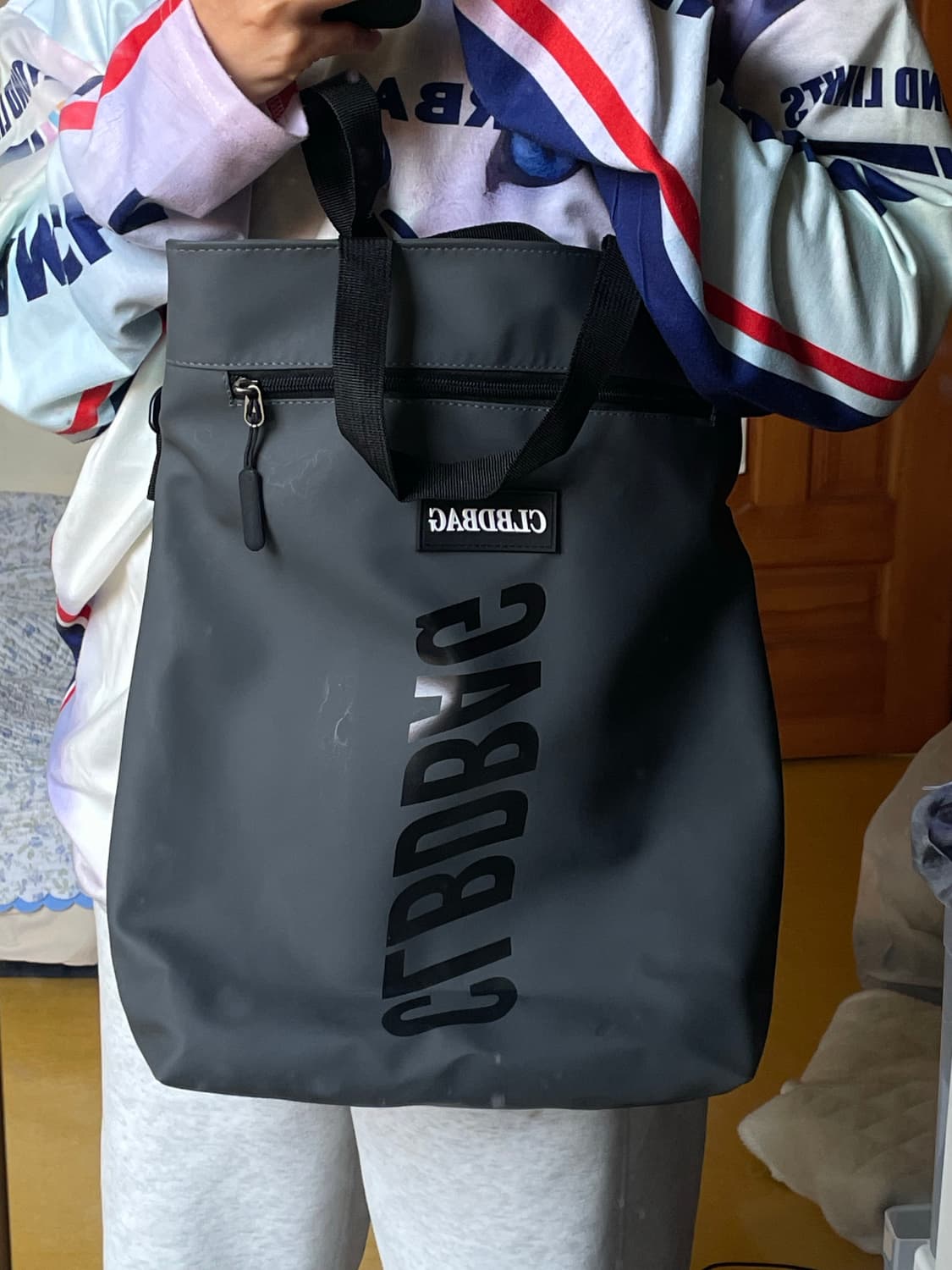 다용도 그레이 크로스백겸용 토트백 상품이미지4