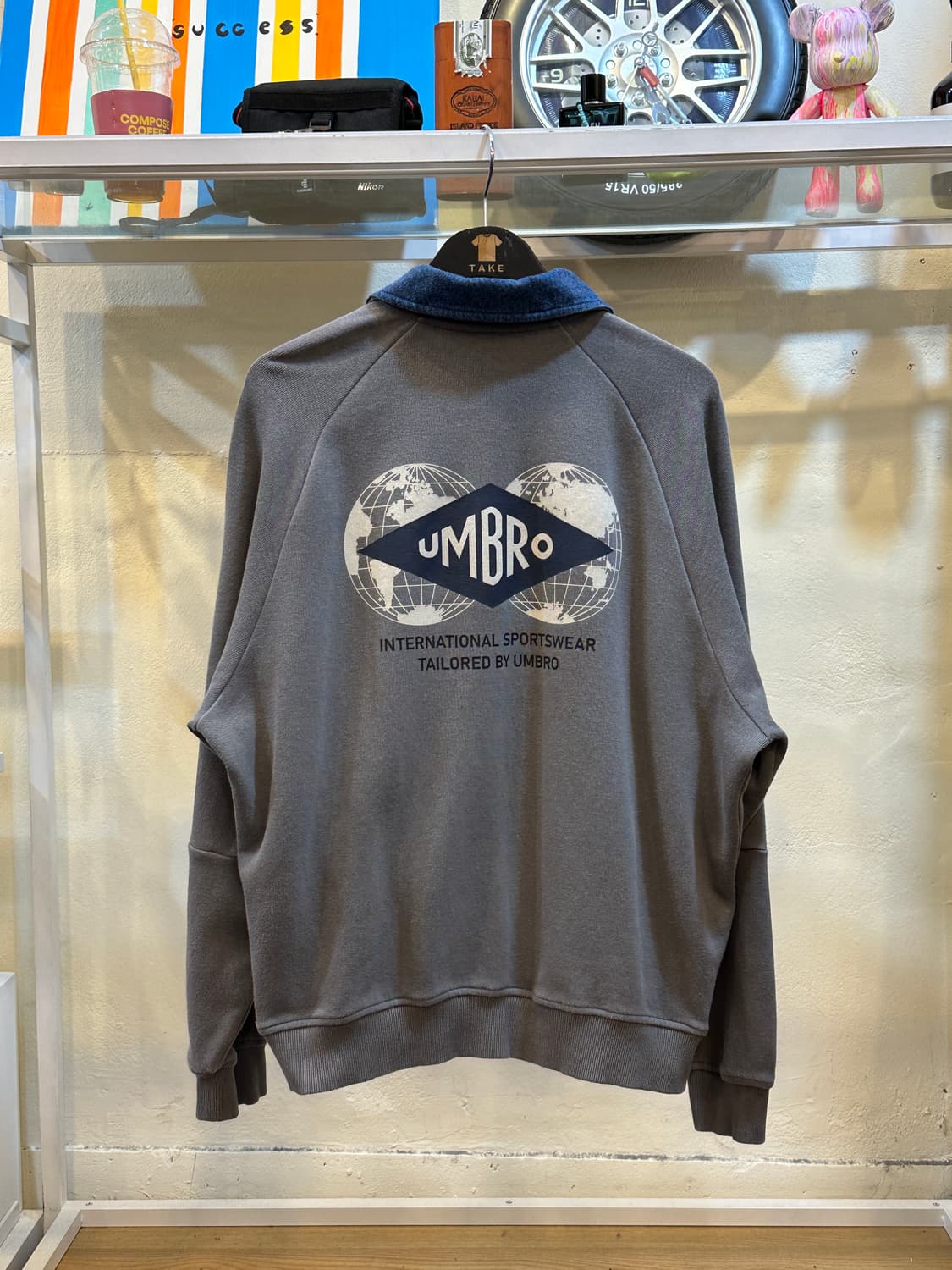 엄브로 하프집업 데님 카라 맨투맨 상품이미지4